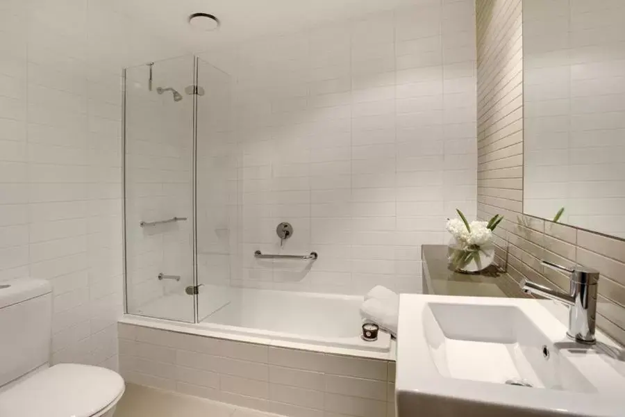 Bathroom in Caroline Serviced Apartments Brighton