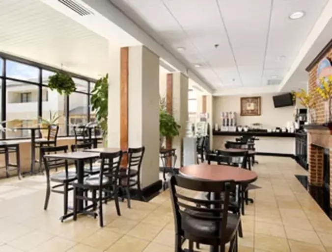 Restaurant/Places to Eat in Baymont by Wyndham Prince George Fort Gregg-Adams Restaurant/Places to Eat in Baymont by Wyndham Prince George Fort Gregg-Adams