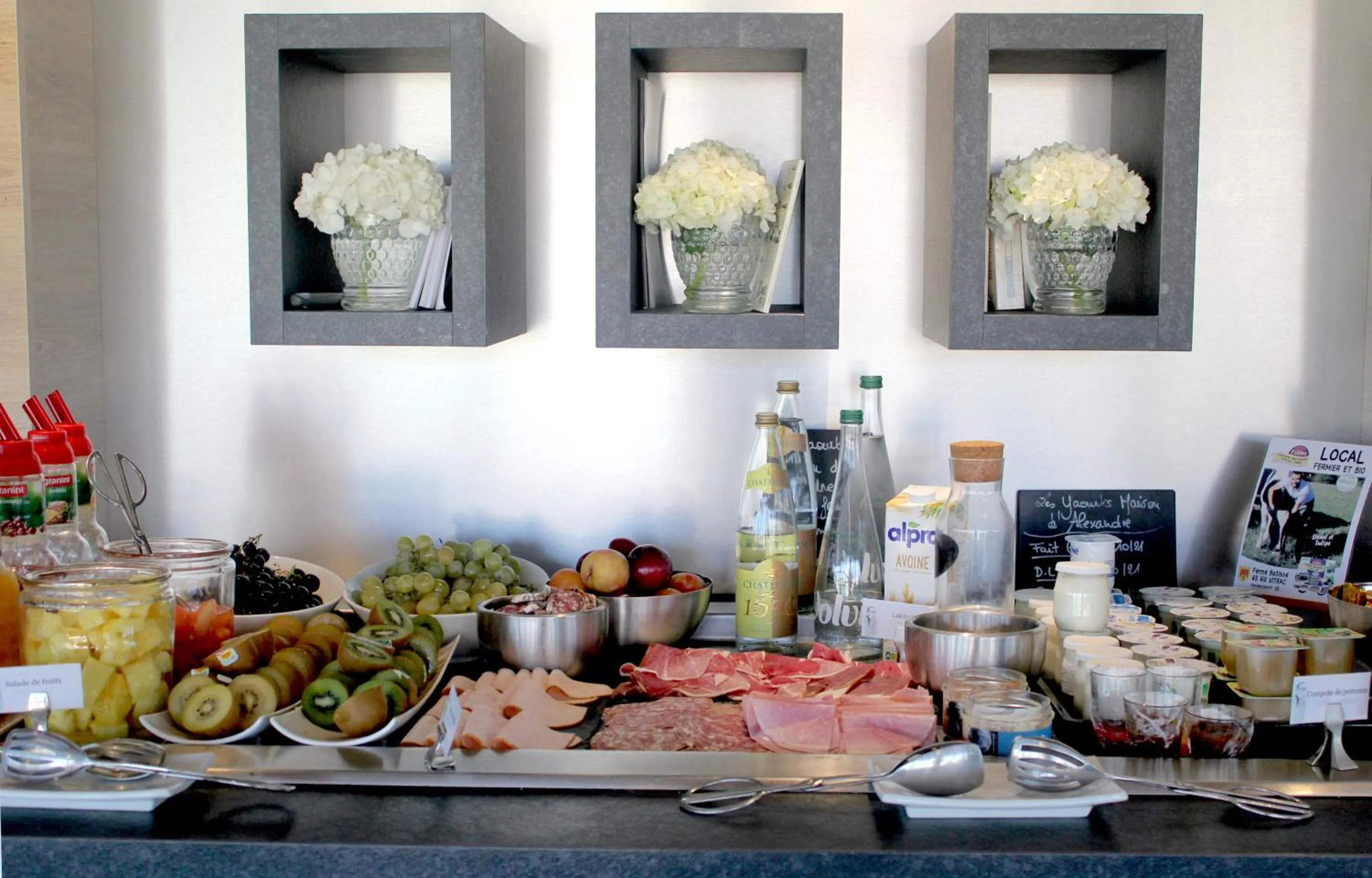 Patio in Hotel Litteraire Alexandre Vialatte, BW Signature Collection