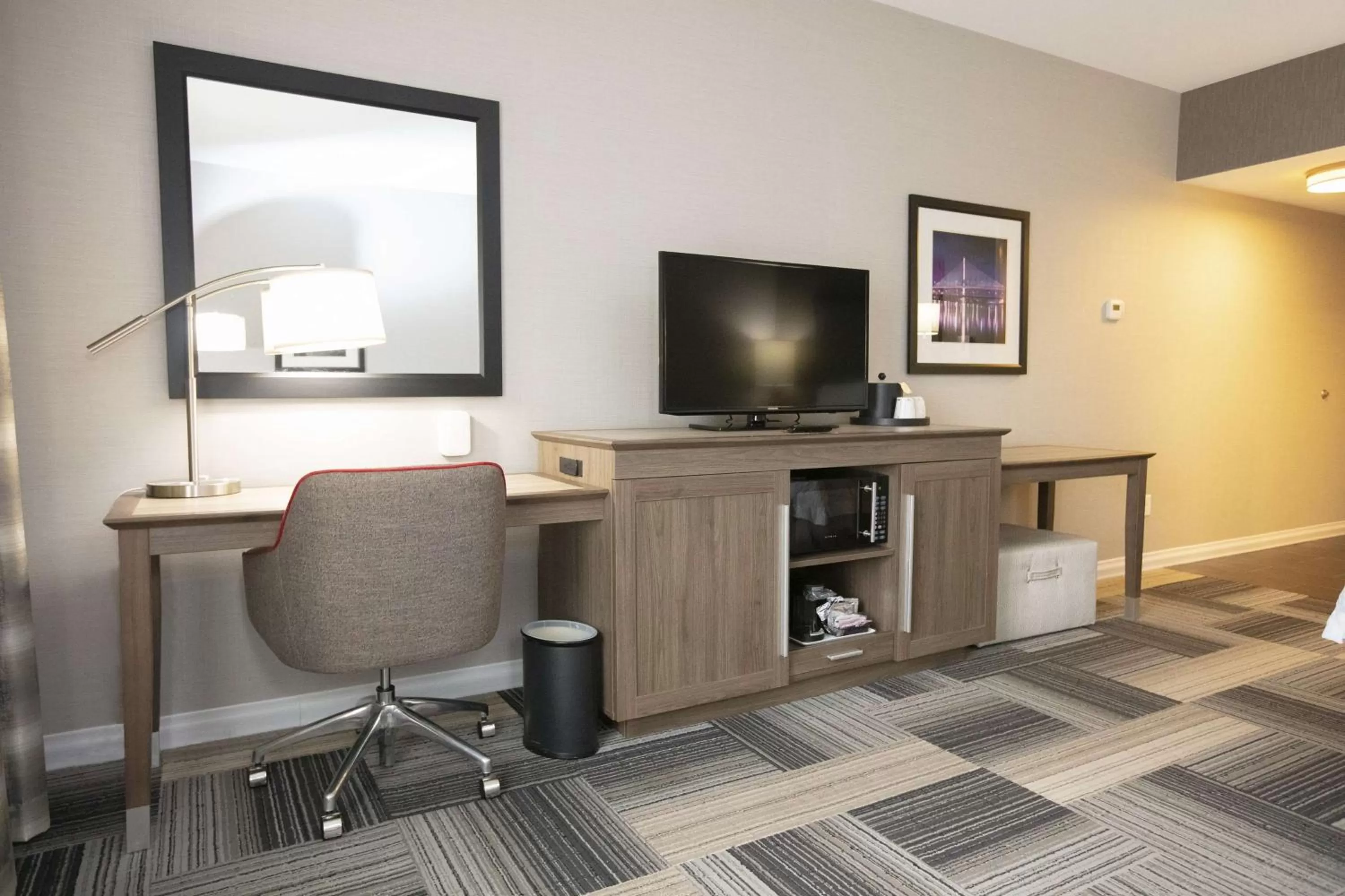 Bedroom in Hampton Inn Toledo Oregon