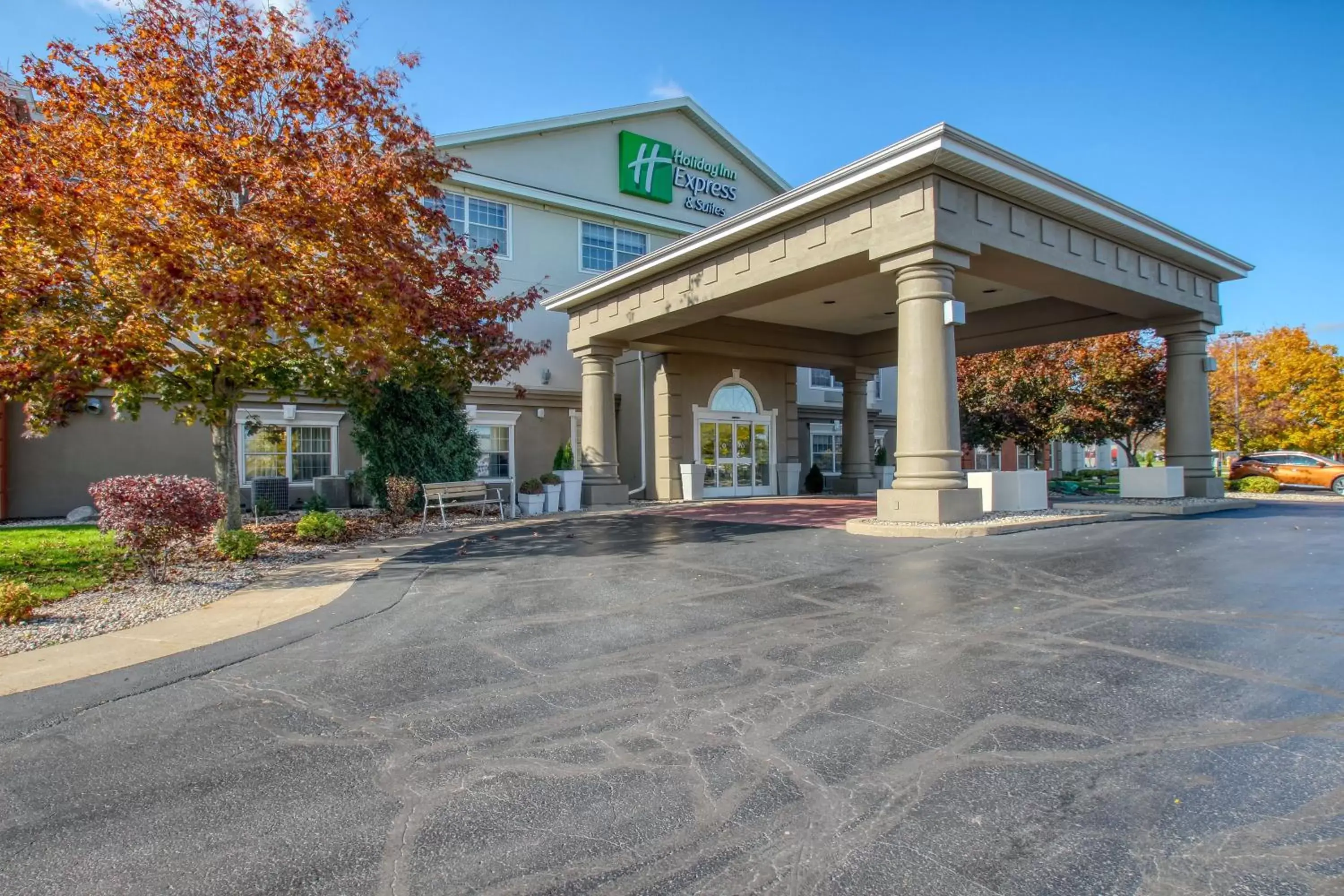 Property building in Holiday Inn Express Hotel & Suites Oshkosh - State Route 41, an IHG Hotel