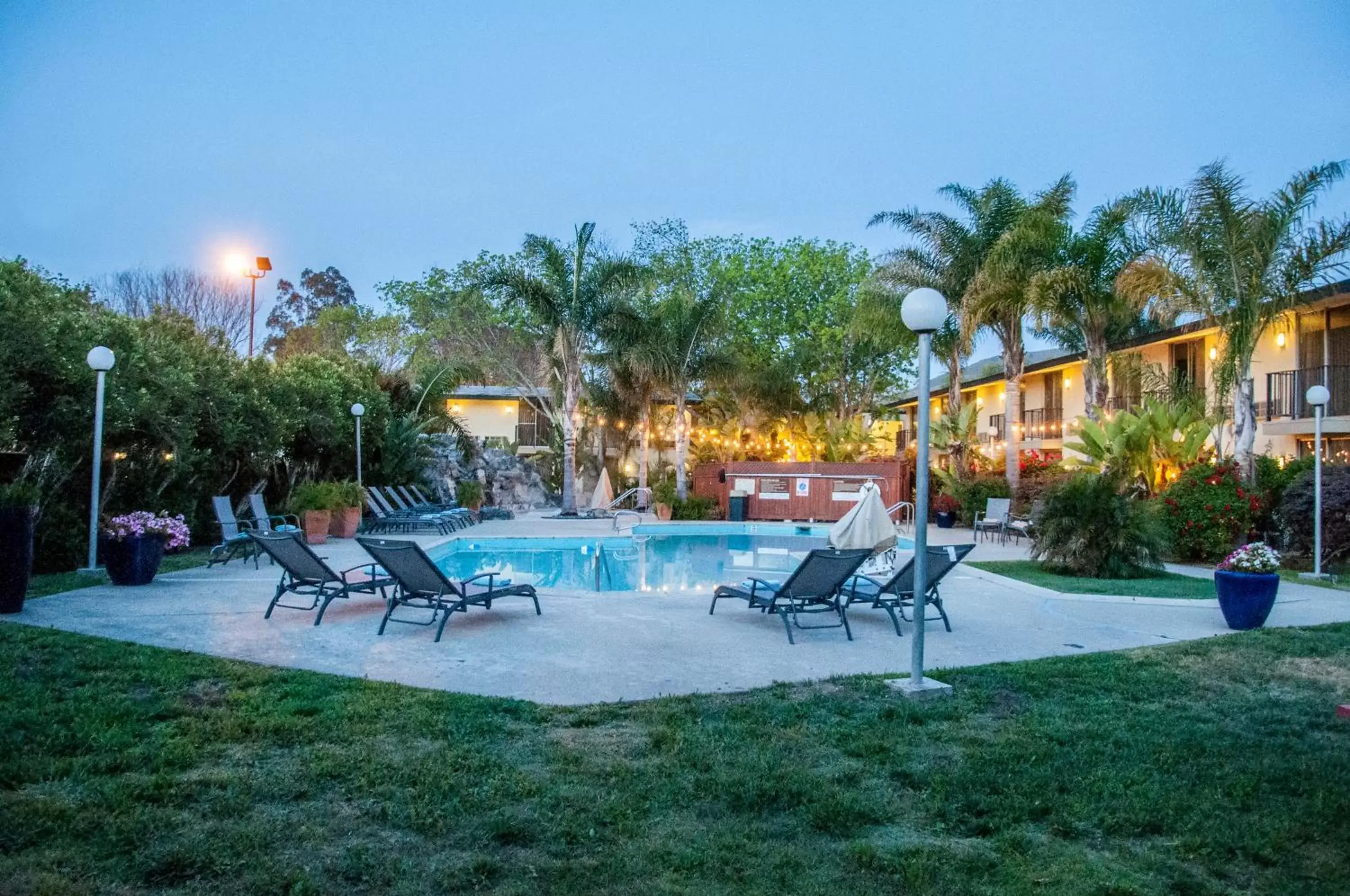Swimming Pool in Hotel Calle Joaquin - San Luis Obispo