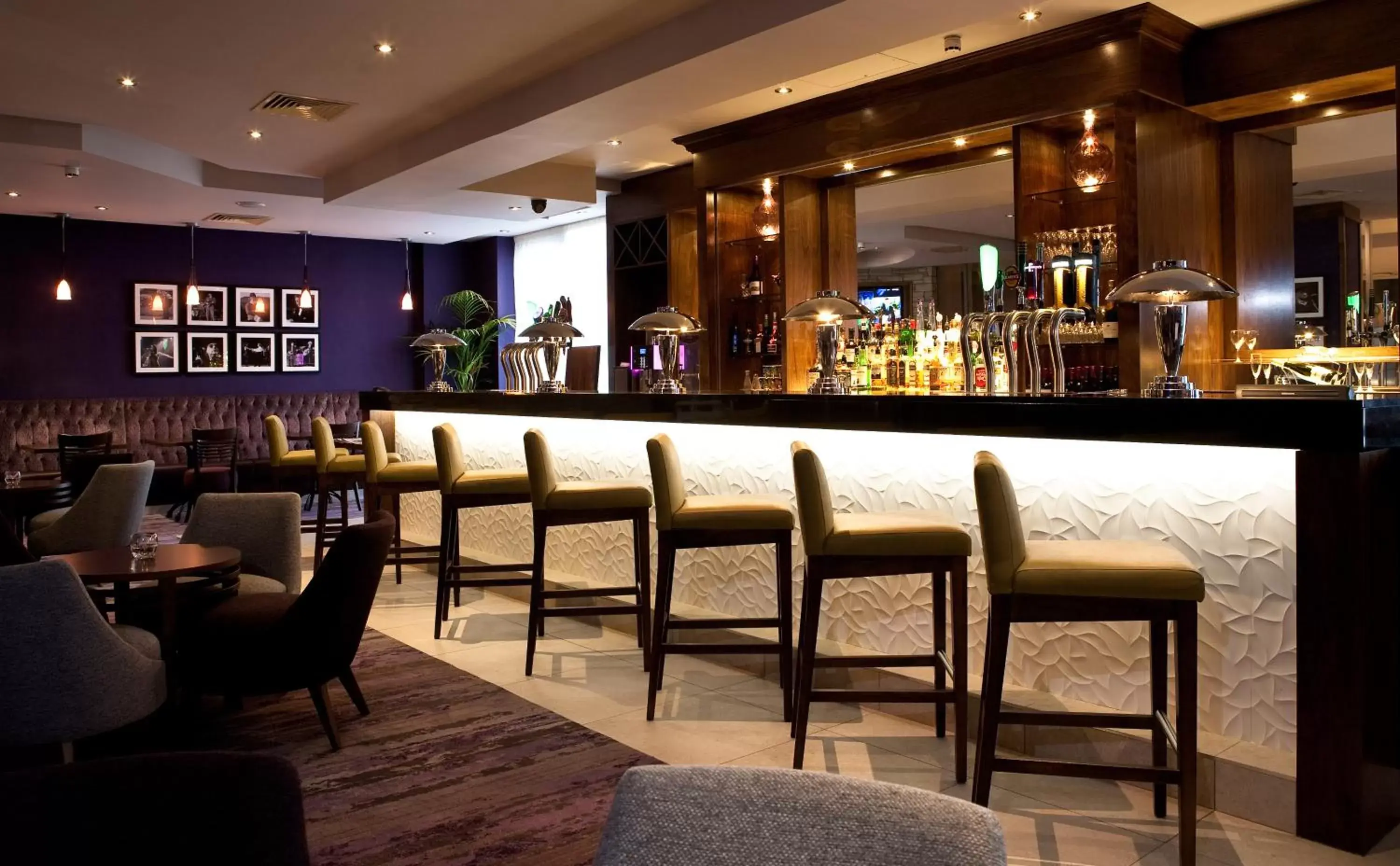 Lounge or bar, Lounge/Bar in Leonardo Hotel Dublin Parnell Street - Formerly Jurys Inn