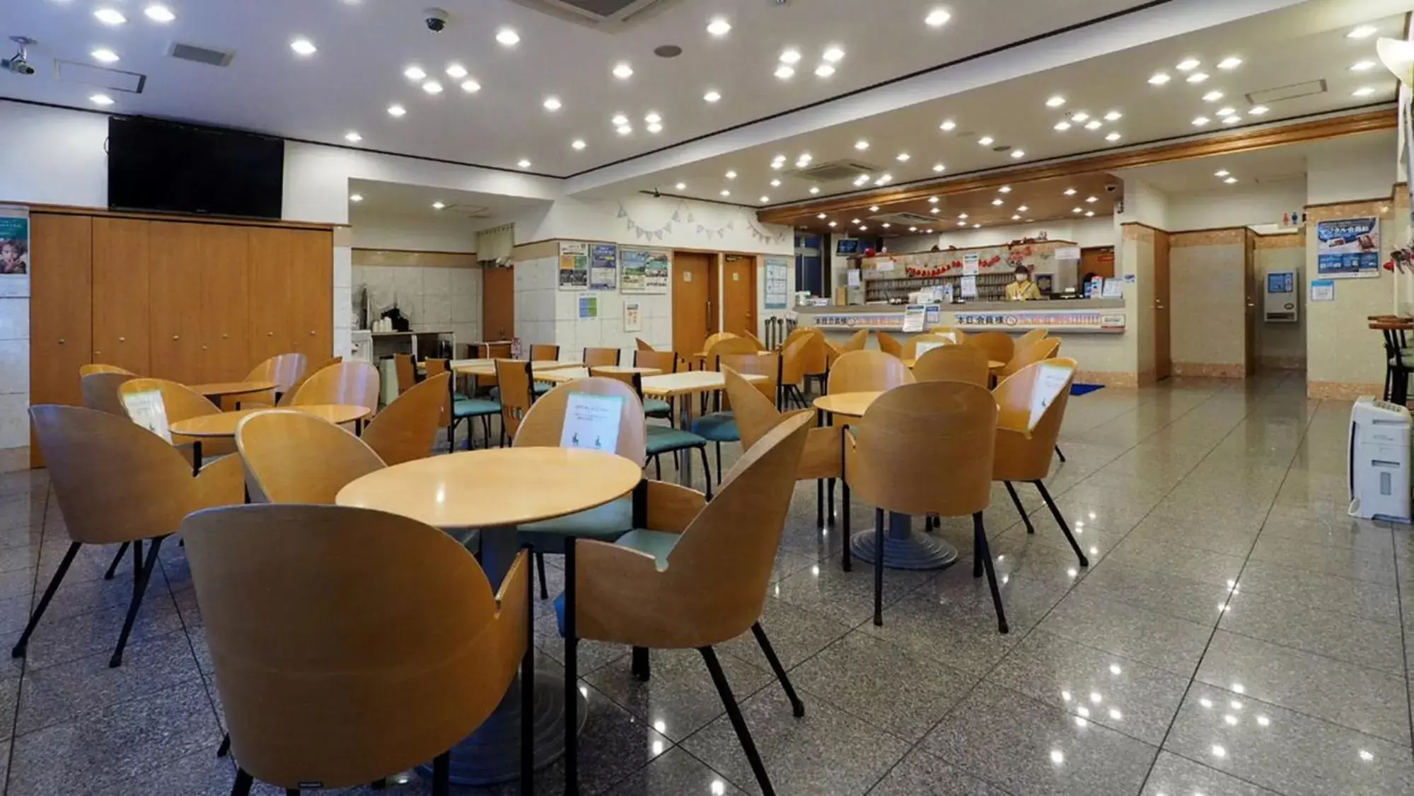 Lobby or reception, Restaurant/Places to Eat in Toyoko Inn Sendai Nishi-guchi Hirose-dori