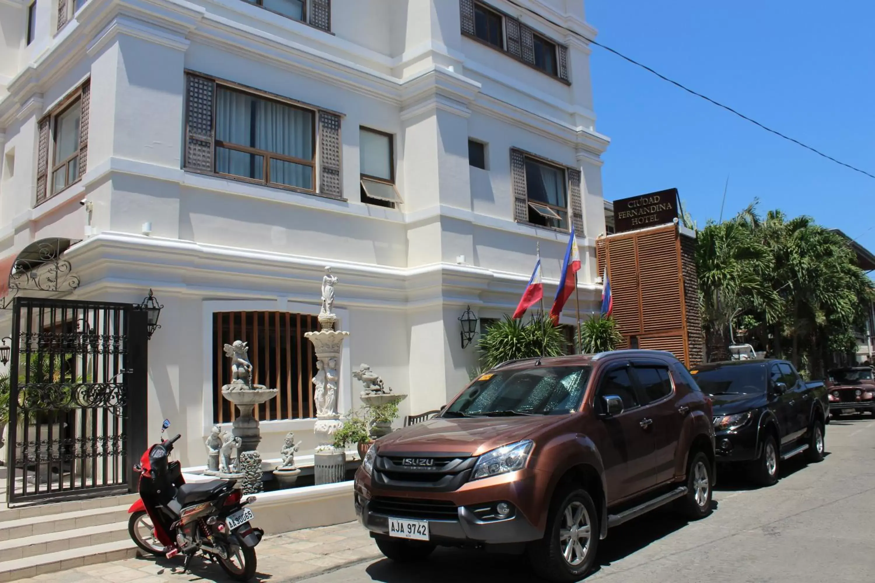 Facade/entrance, Property Building in Ciudad Fernandina Hotel