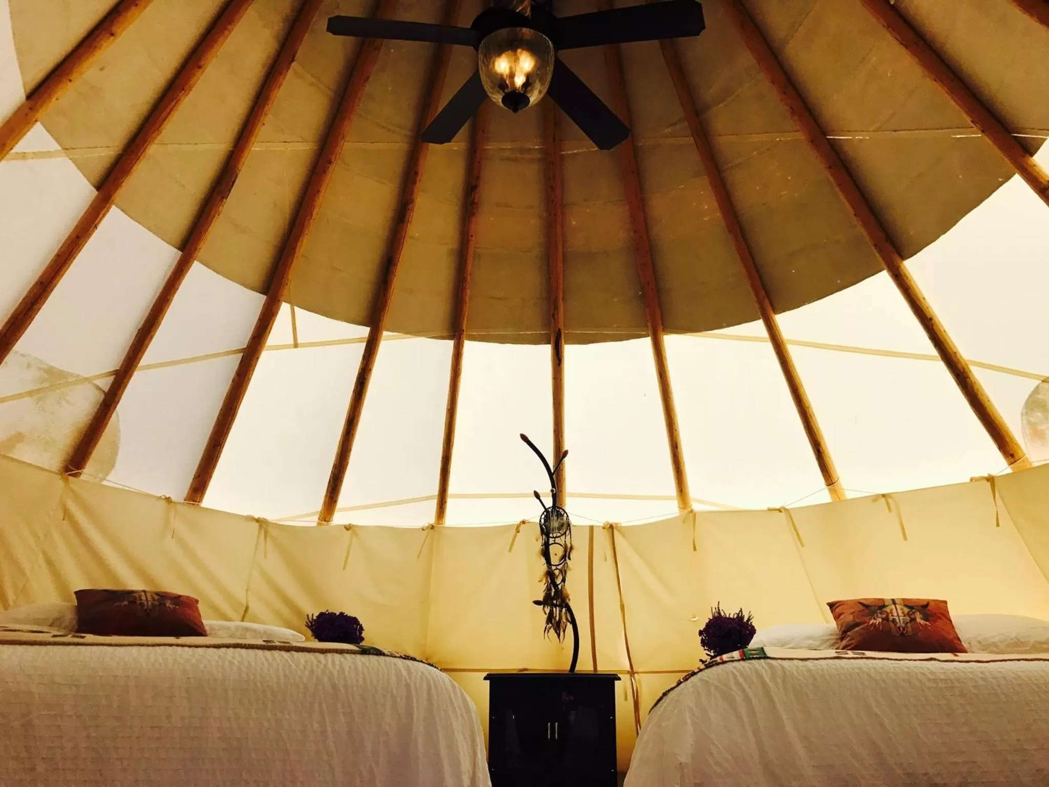 Bed in Olancha RV Park and Motel