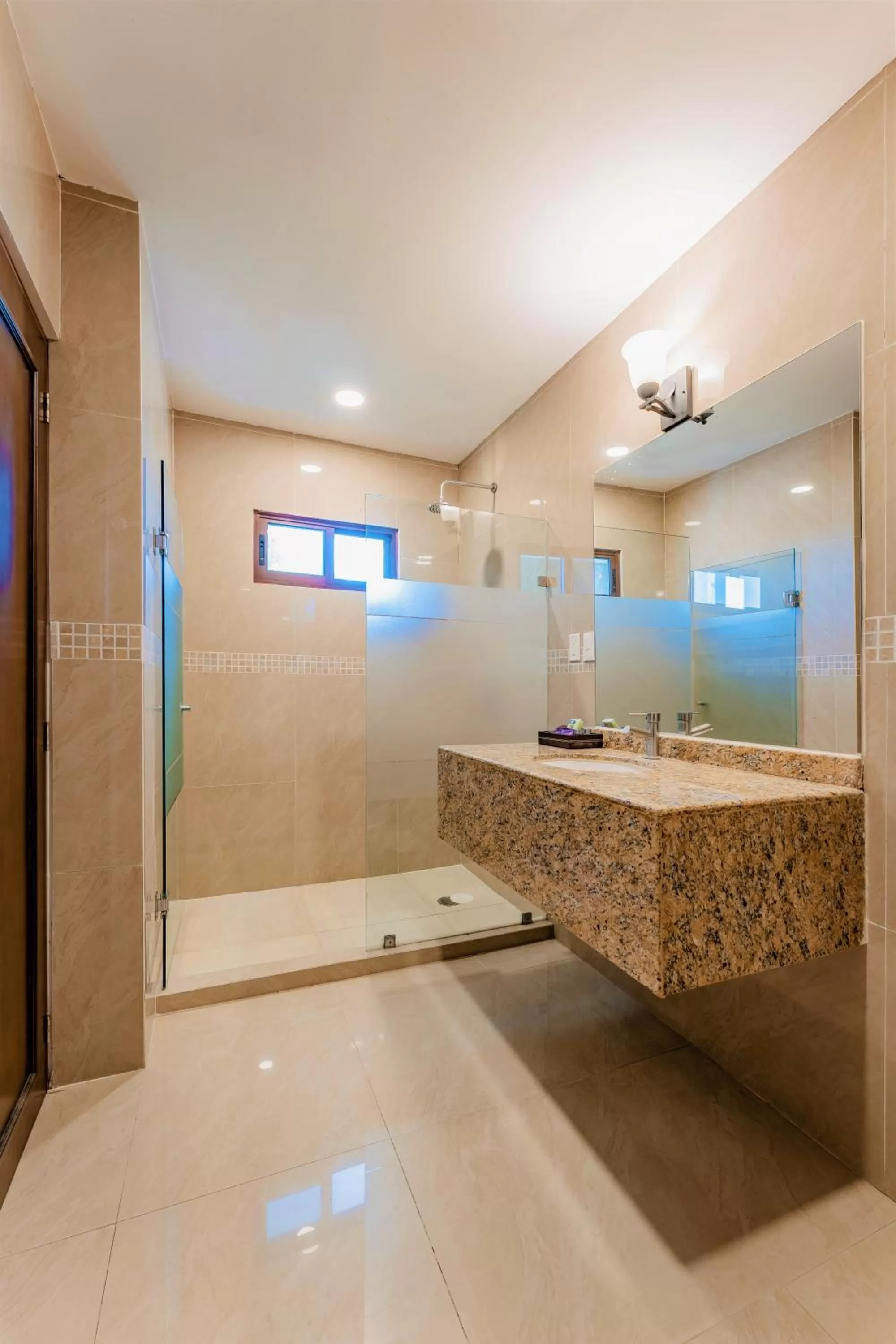 Bathroom in Maison del Embajador