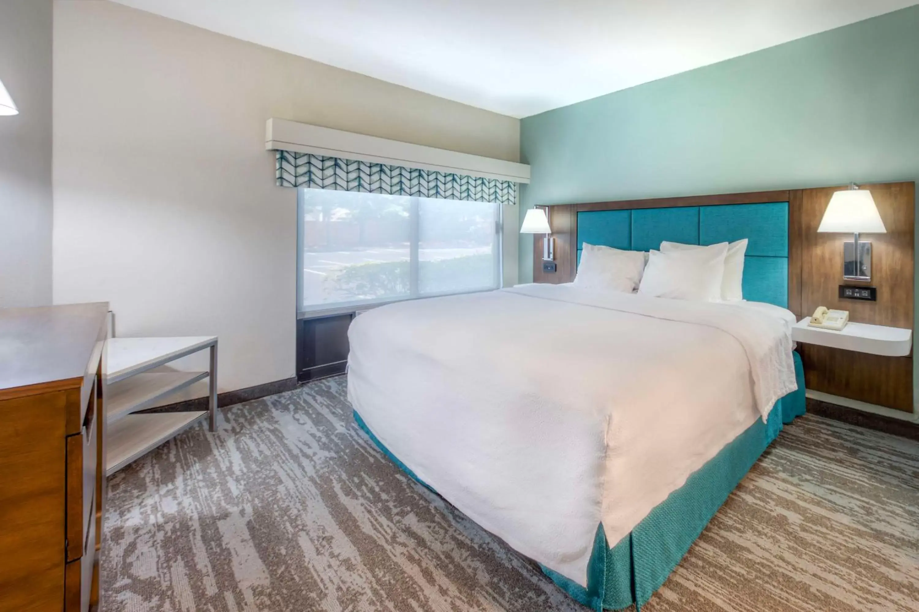 Bed in Hampton Inn & Suites Wilmington/Wrightsville Beach