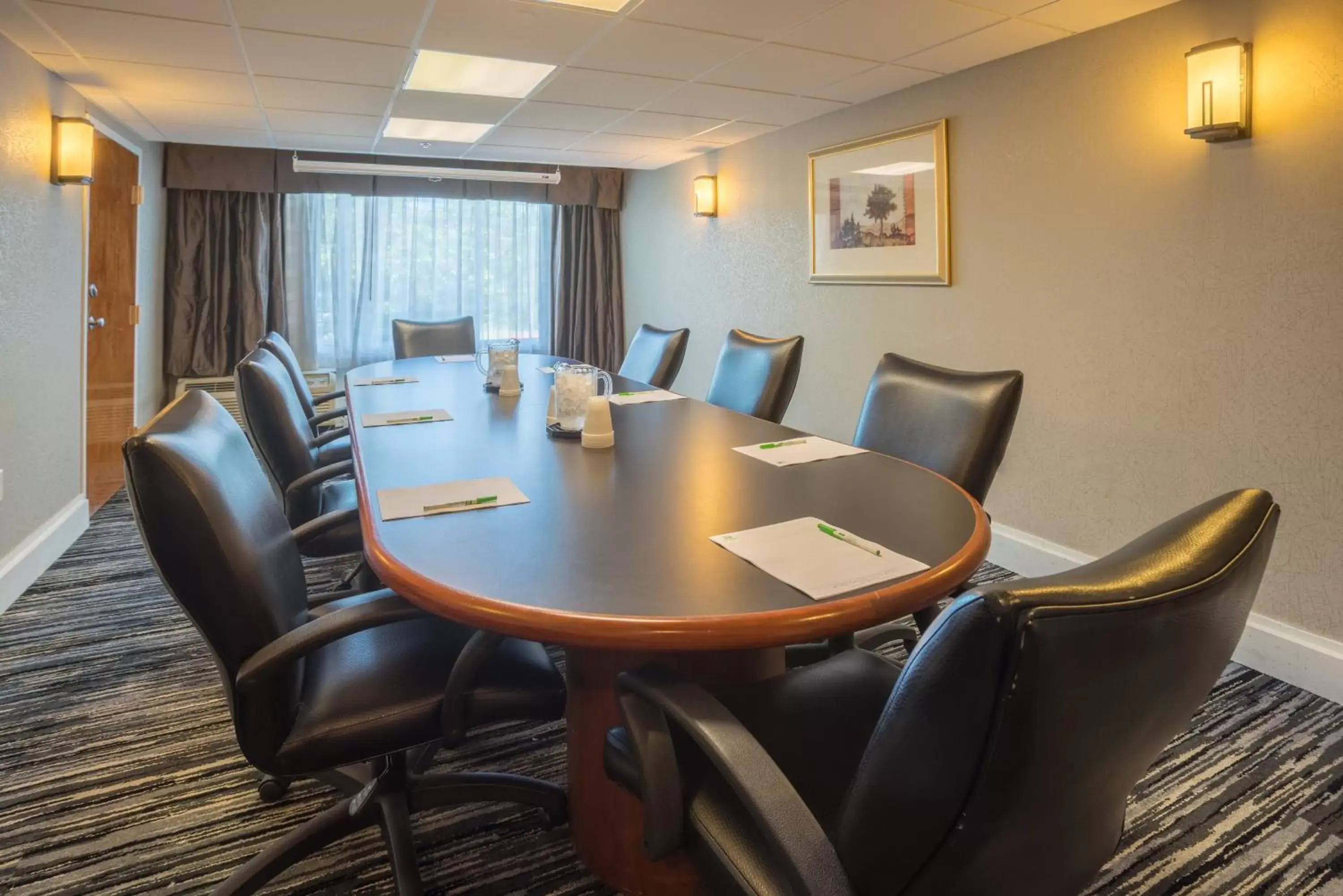 Meeting/conference room in Holiday Inn Harrisburg I-81 Hershey Area, an IHG Hotel