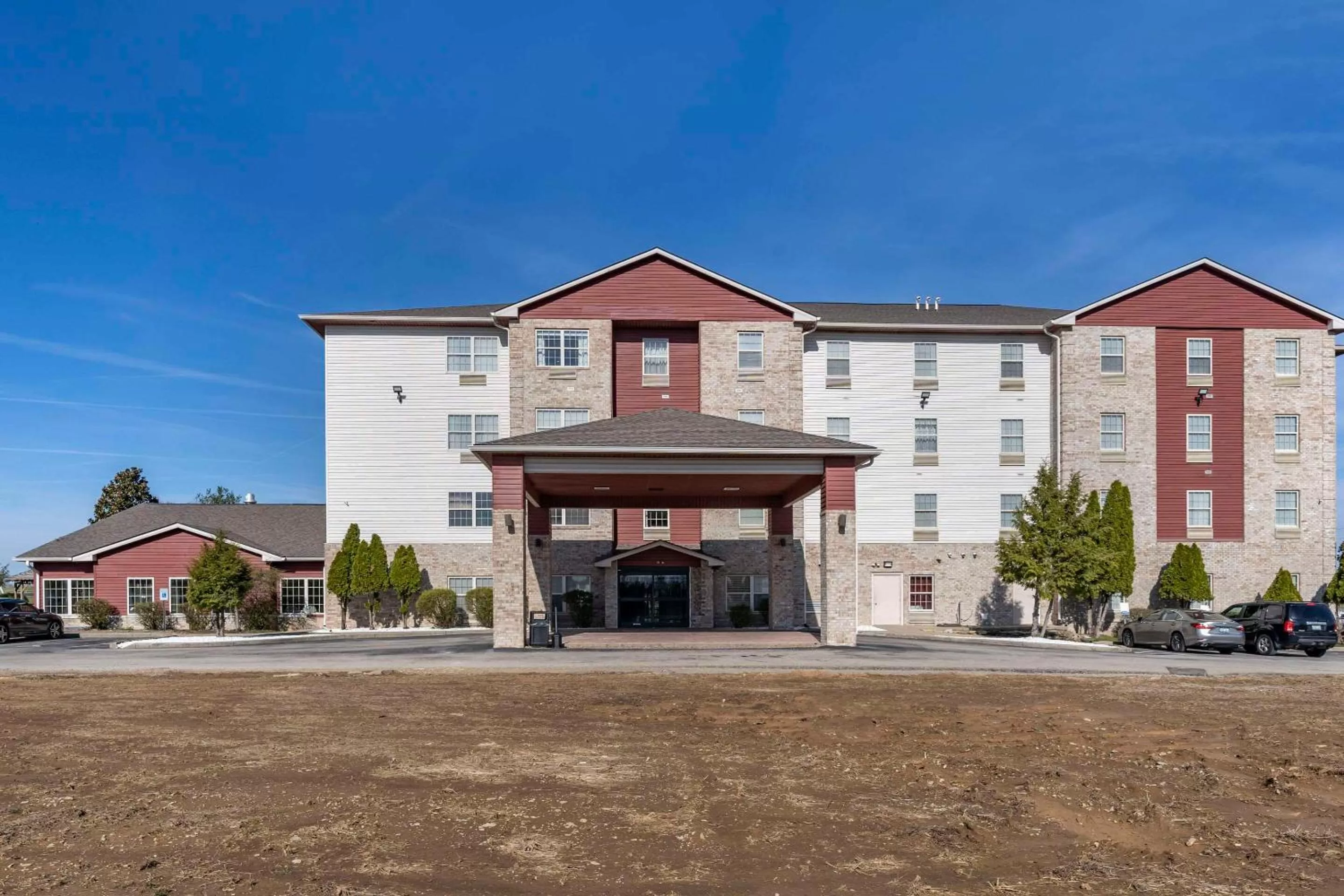 Property building in Comfort Inn & Suites Shelbyville