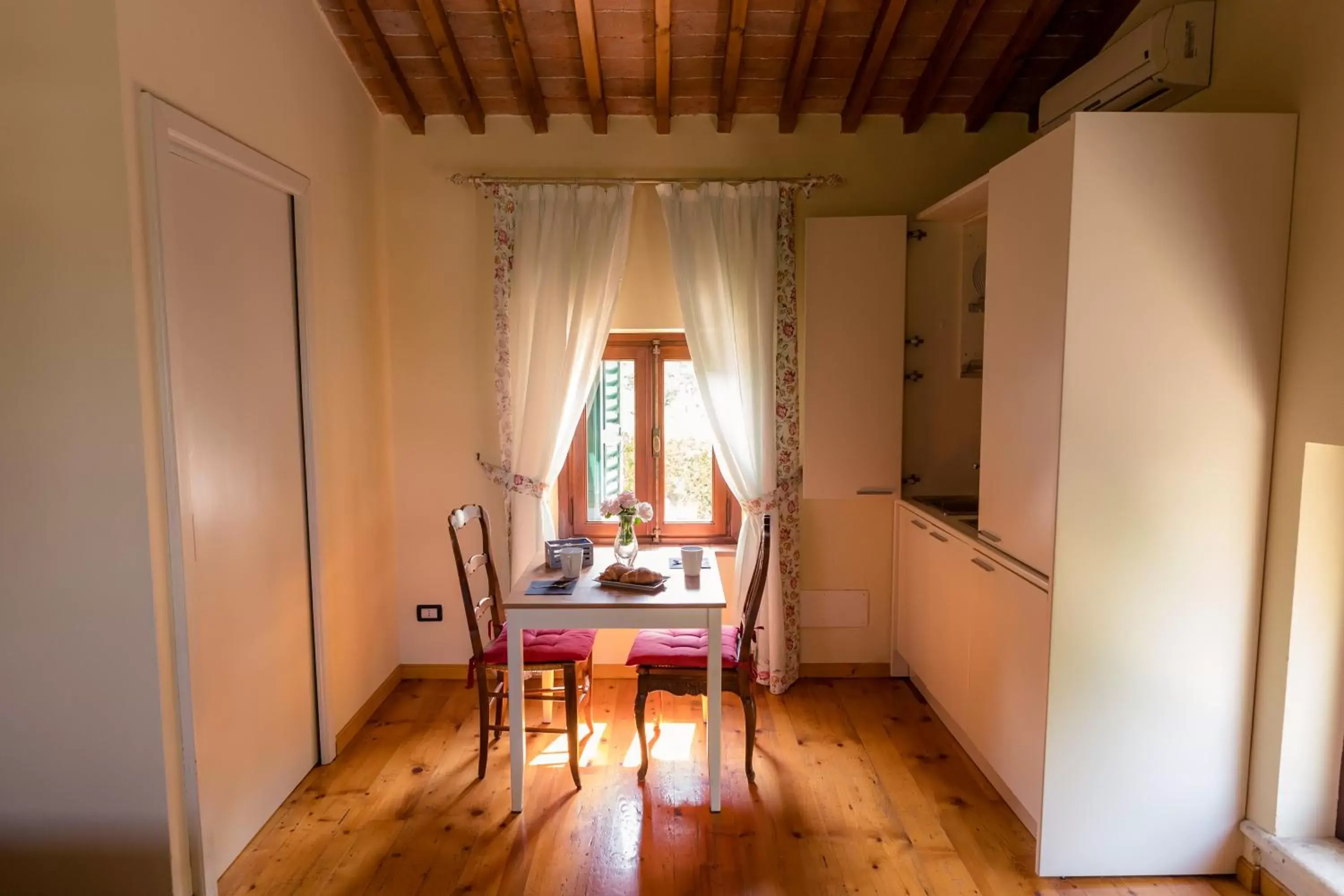 Kitchen or kitchenette in B&B Villa Nichesola