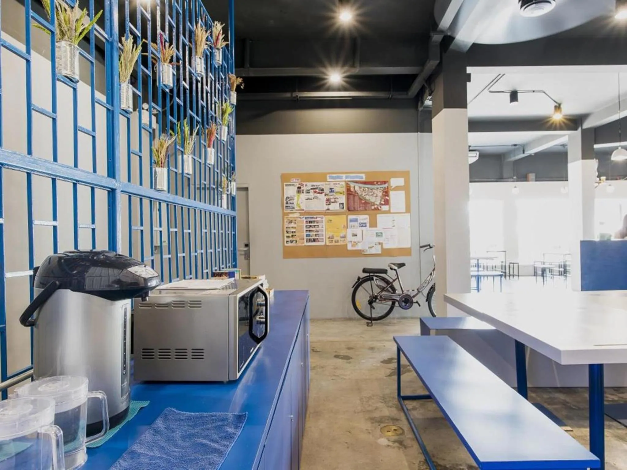 Communal lounge/ TV room in Loftel Station Hostel