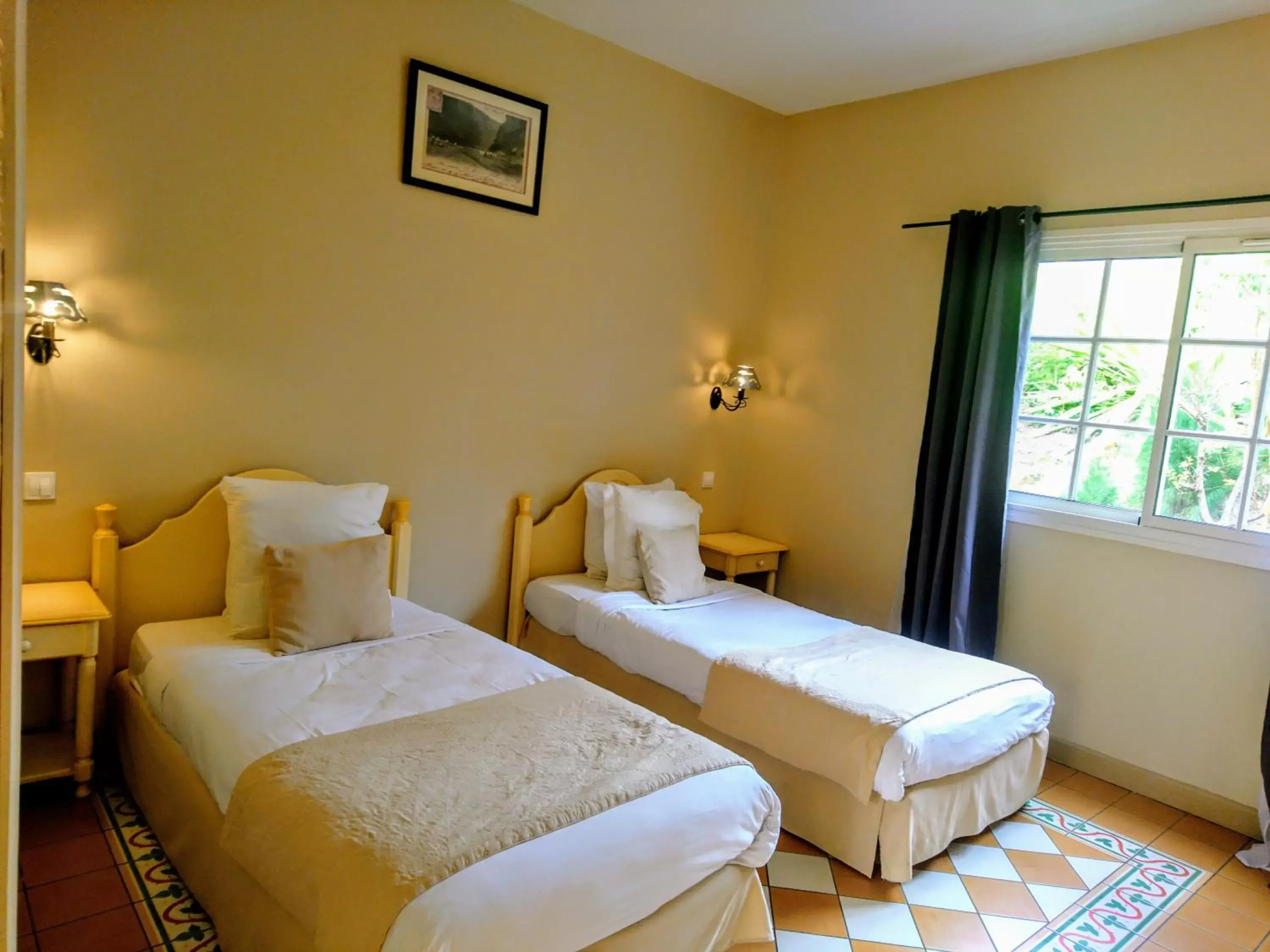 Bed in Hotel Le Cilaos Bed in Hotel Le Cilaos