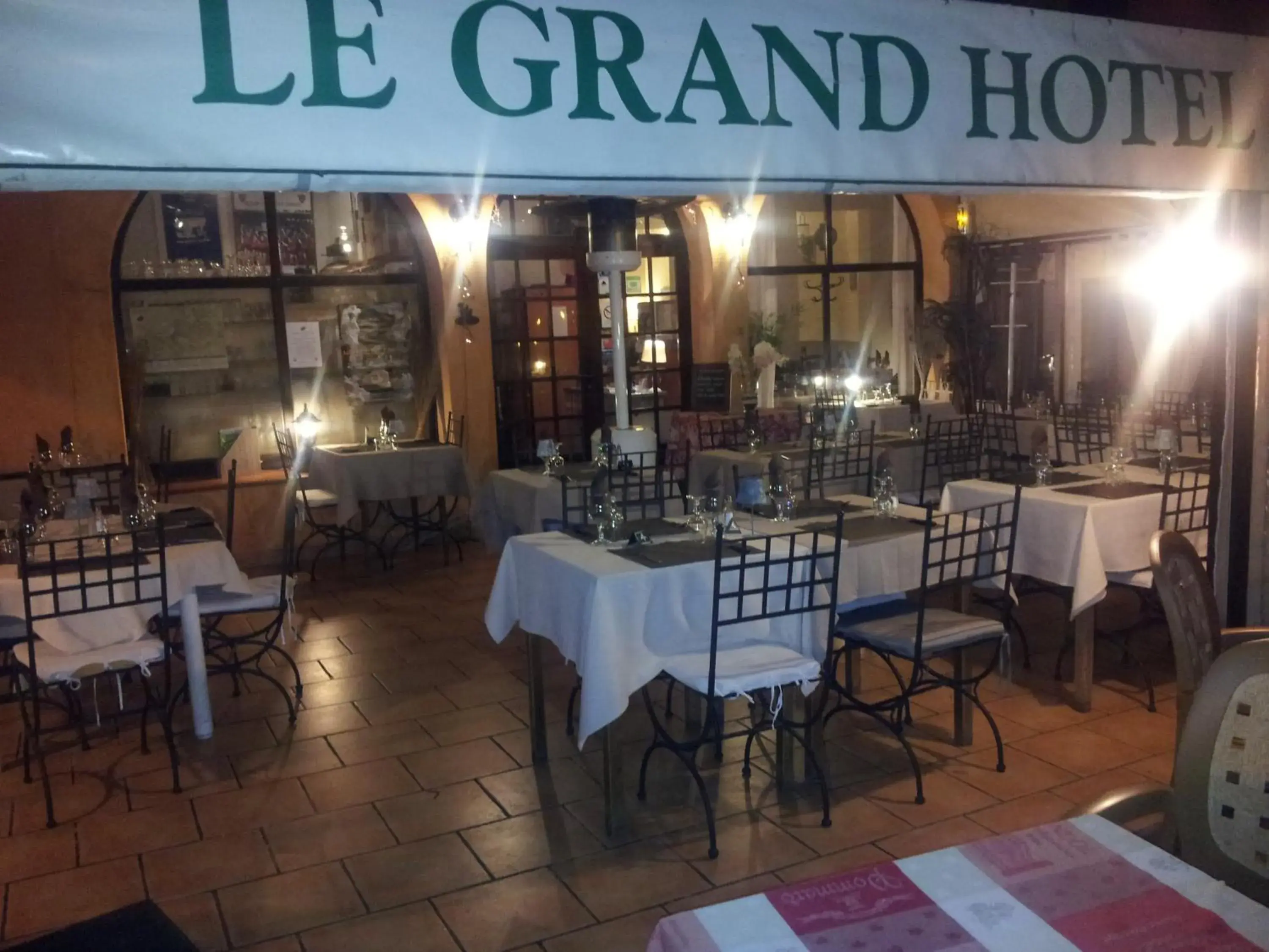 Patio, Restaurant/Places to Eat in Le Grand Hotel