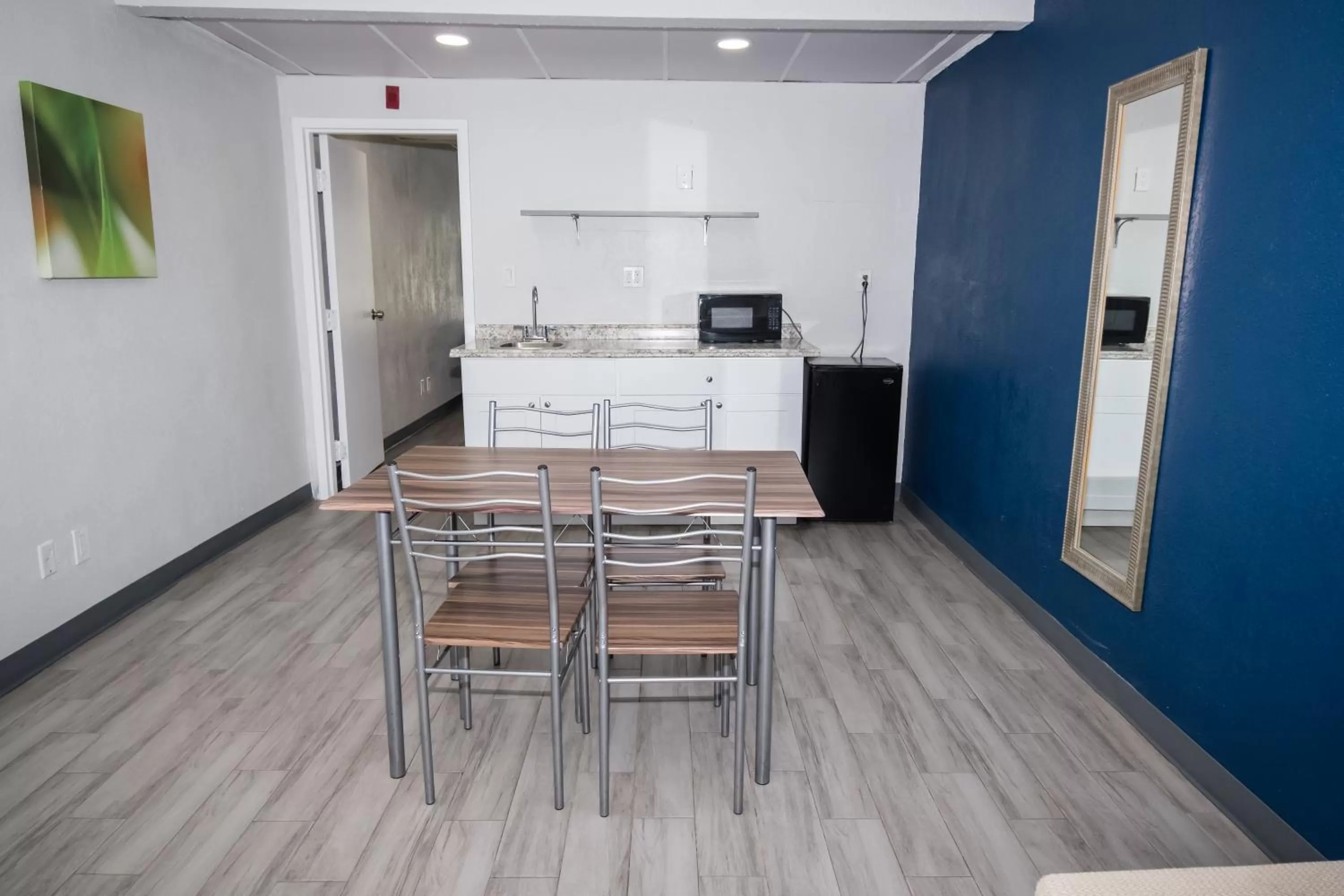 Kitchen or kitchenette in Baymont by Wyndham Altamonte Springs