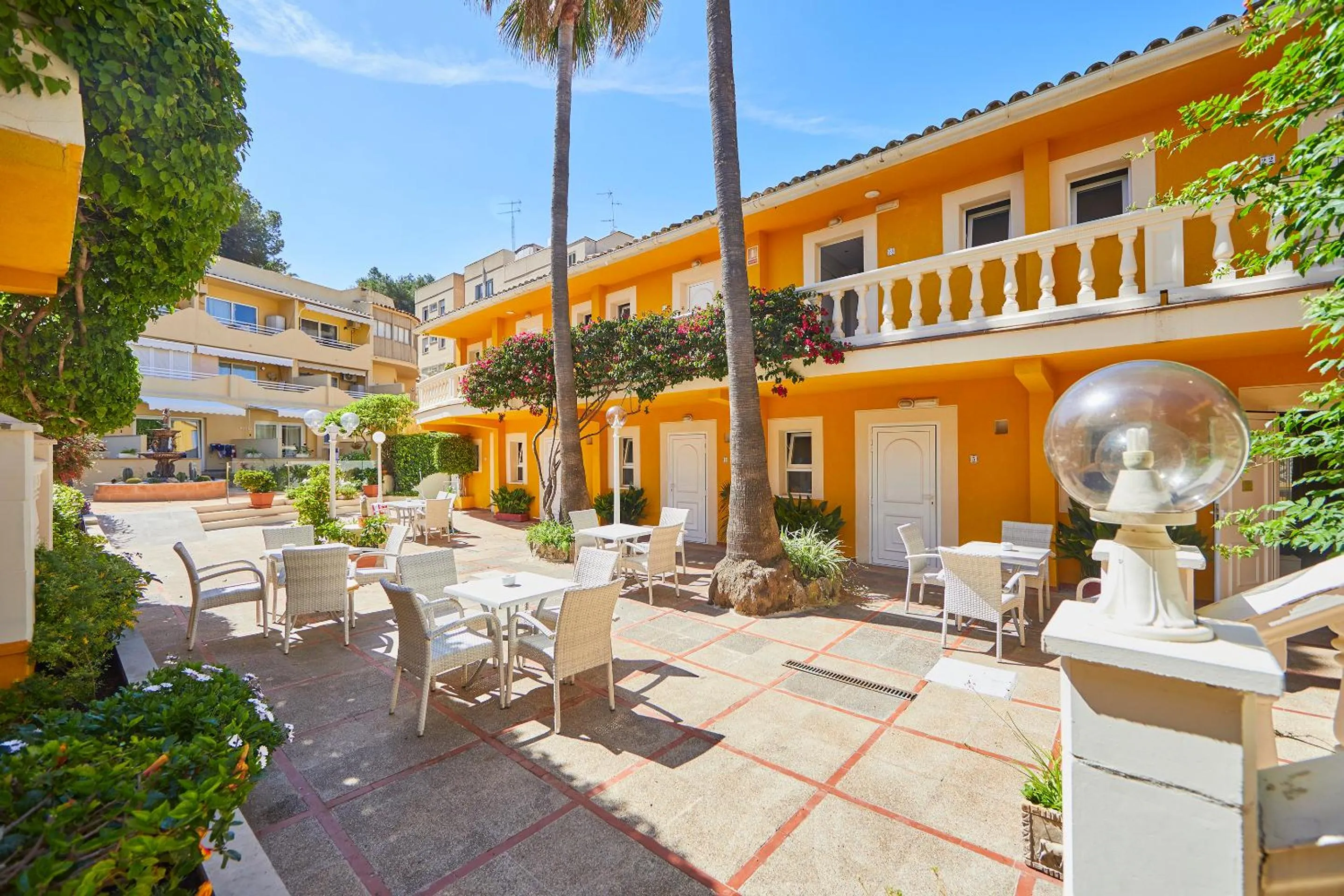 Property building in Hotel Cupidor