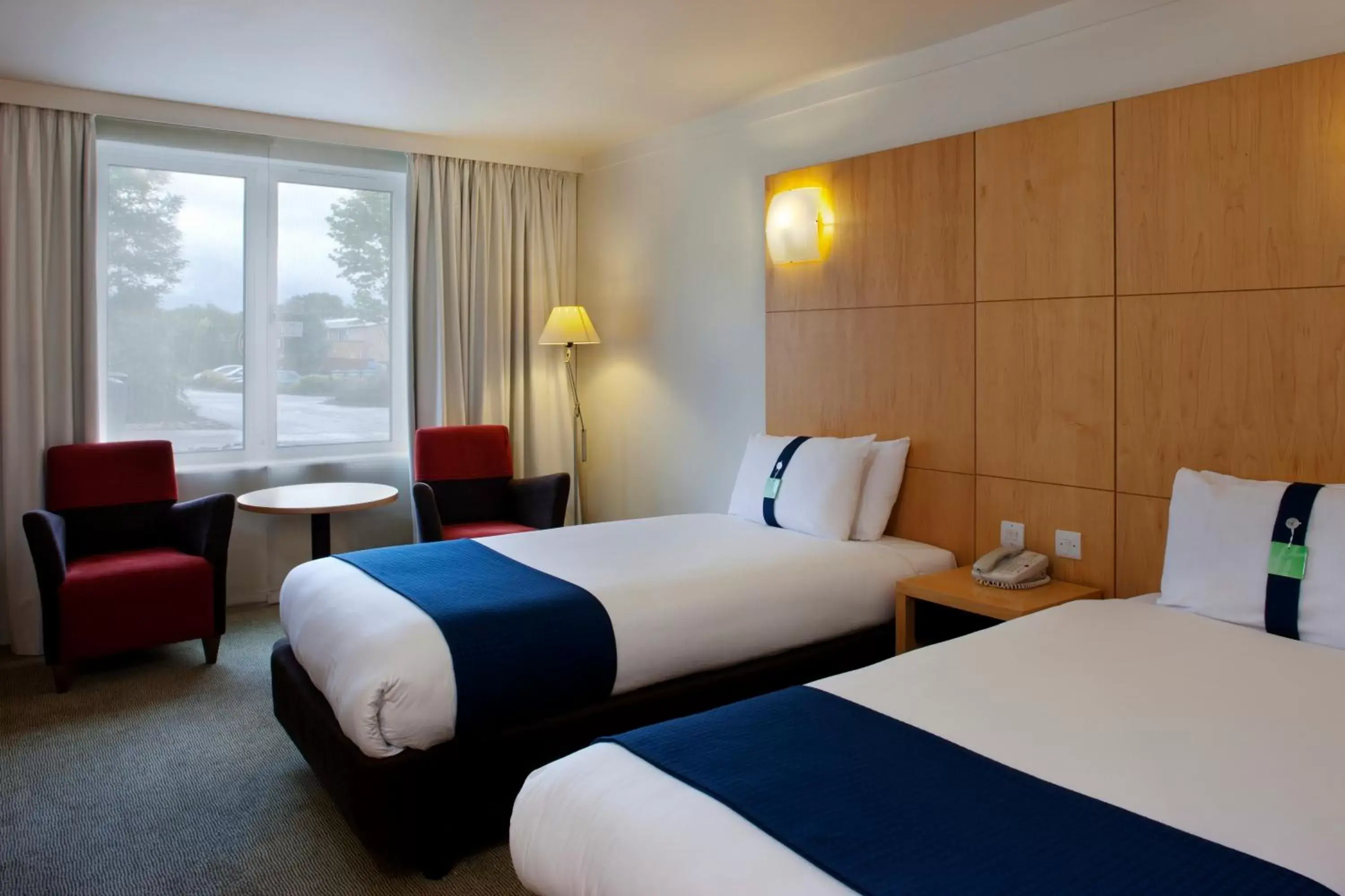 Photo of the whole room, Bed in Holiday Inn Oxford, an IHG Hotel