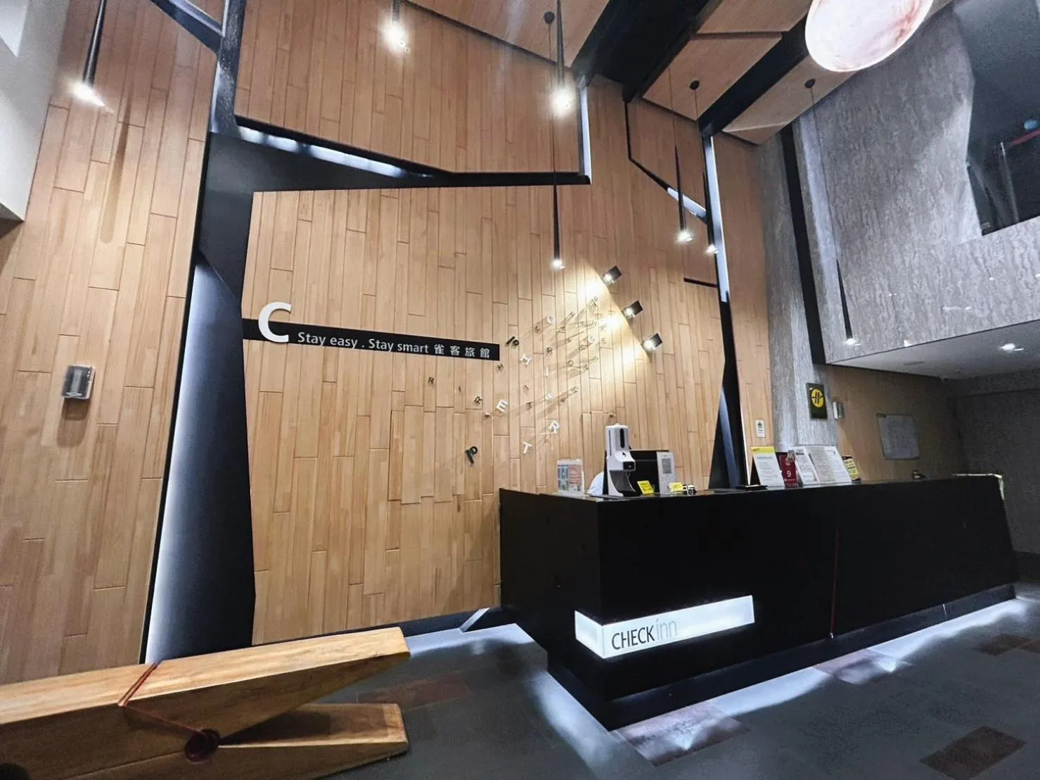 Lobby or reception in CHECK inn Taichung Zhongshan