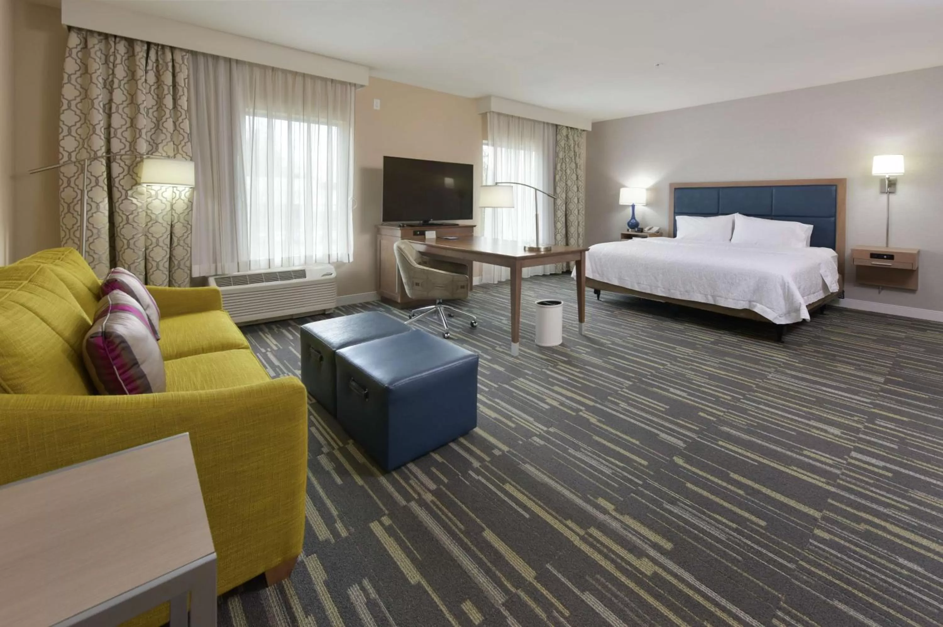 King Studio Suite - Mobility Access - Non-Smoking in Hampton Inn & Suites Seattle/Redmond Wa