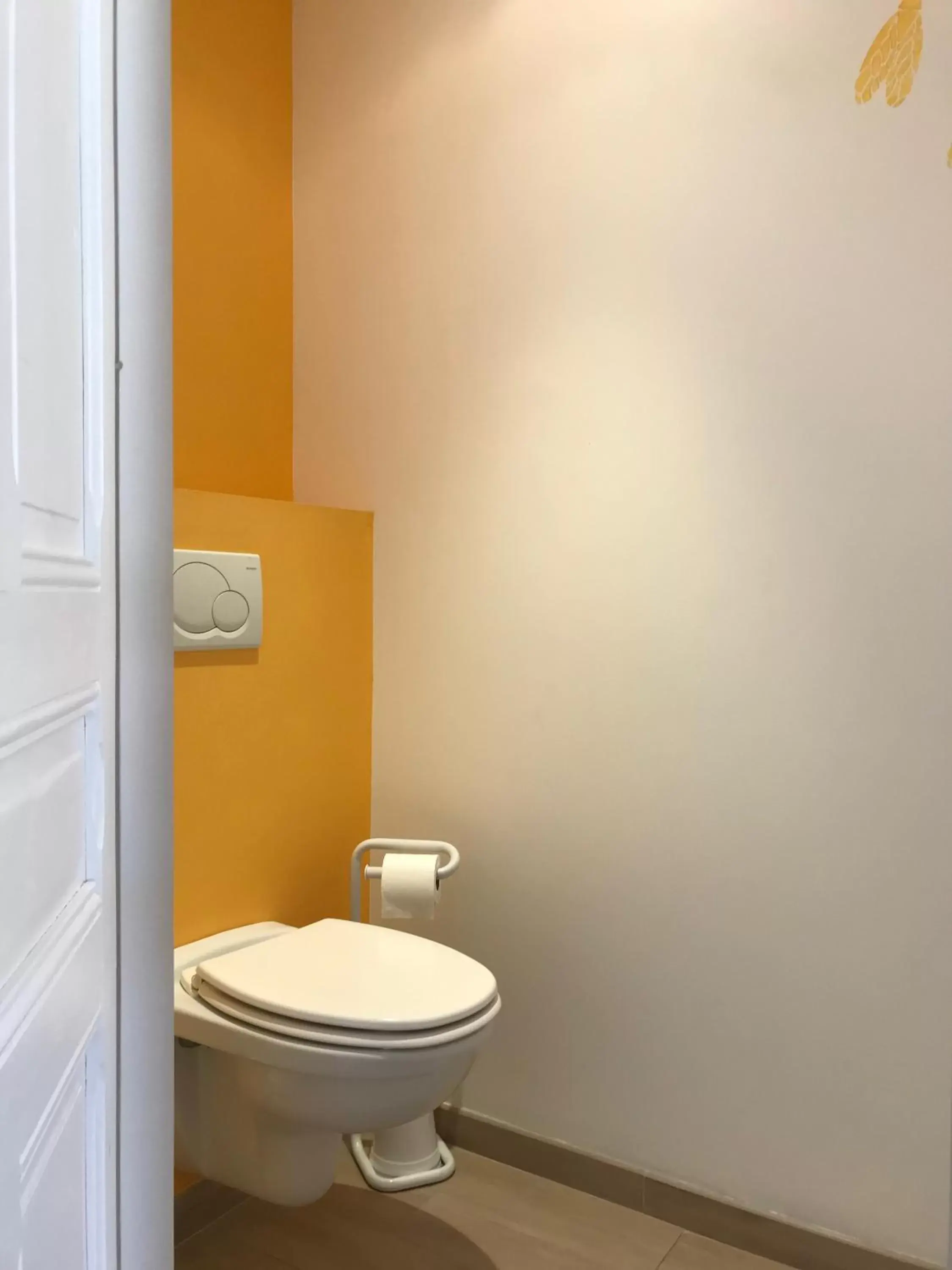 Bathroom in Couleurs De Camargue