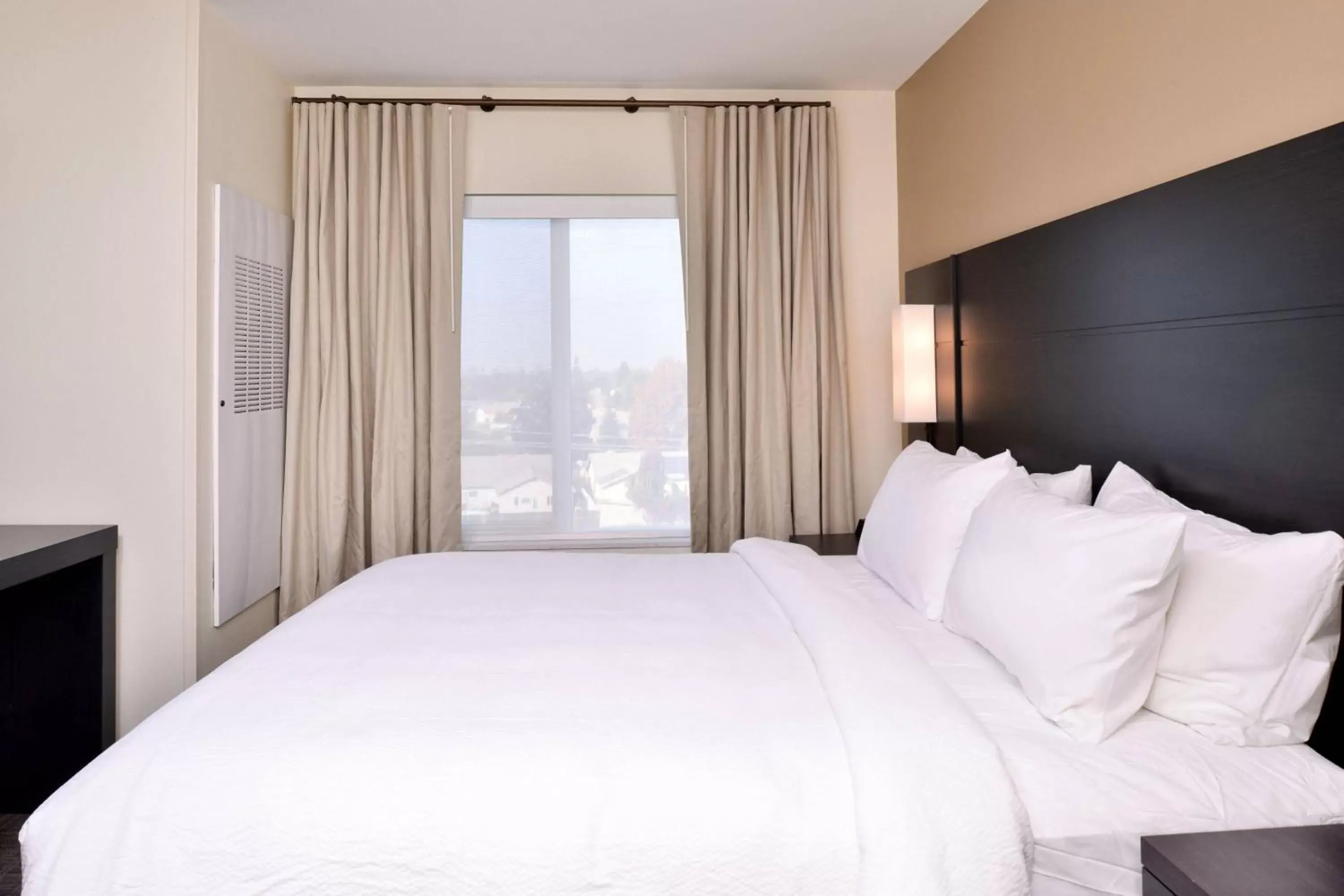 Photo of the whole room, Bed in Residence Inn by Marriott Bakersfield West