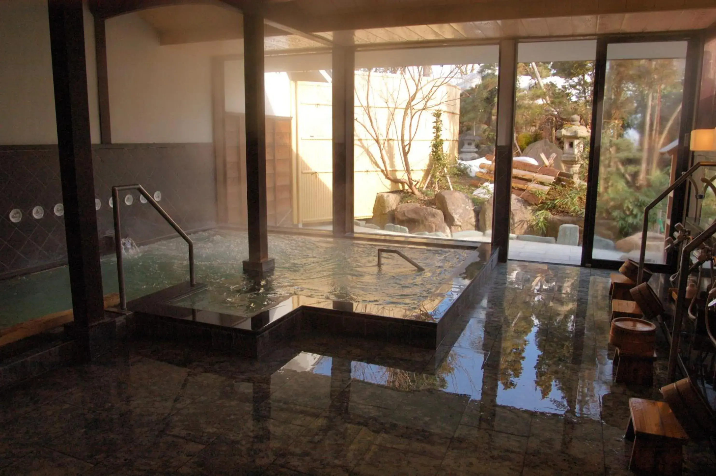 Hot Spring Bath in Ryokan Yatsusankan