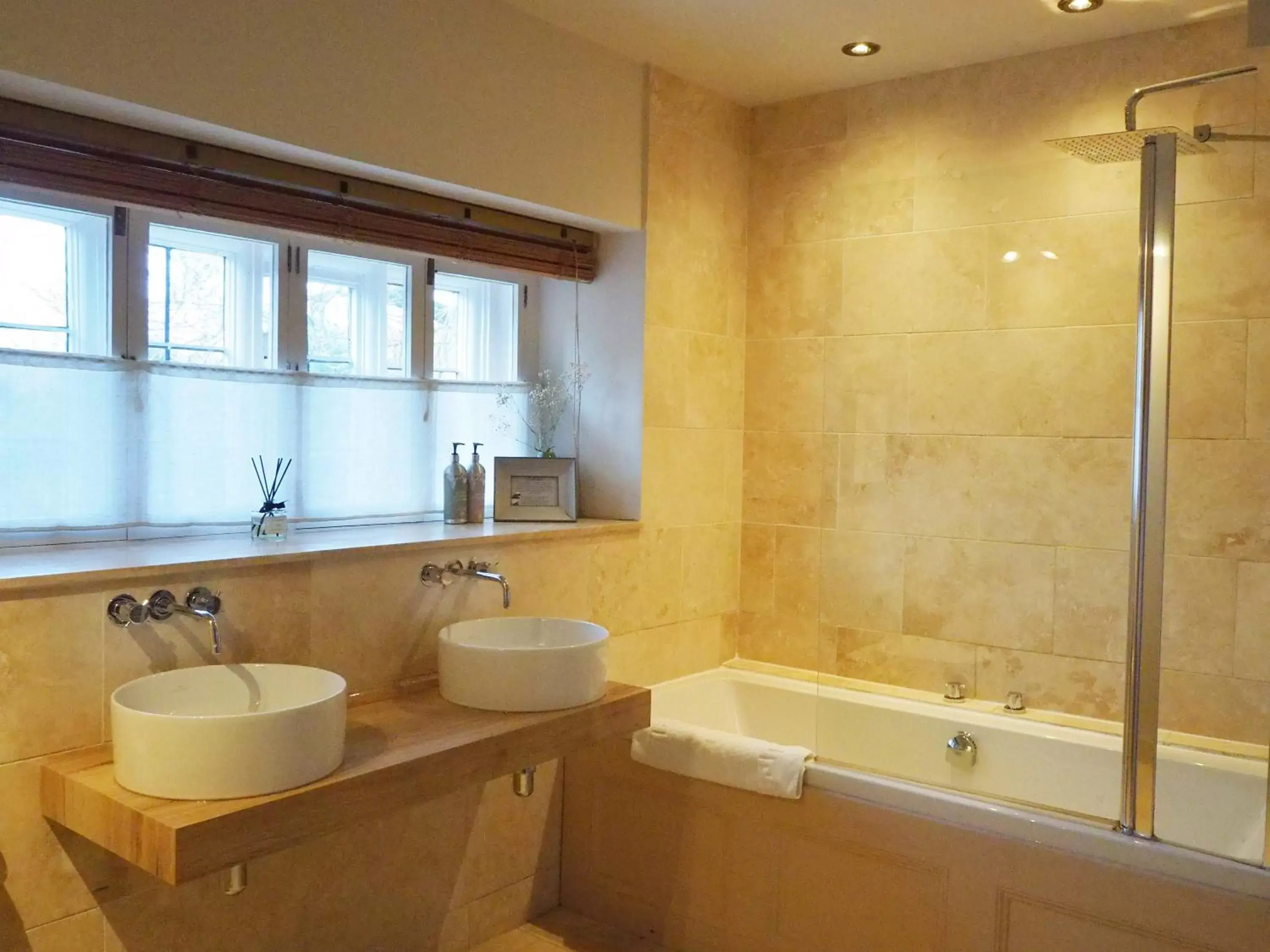 Bath, Bathroom in Bear and Ragged Staff