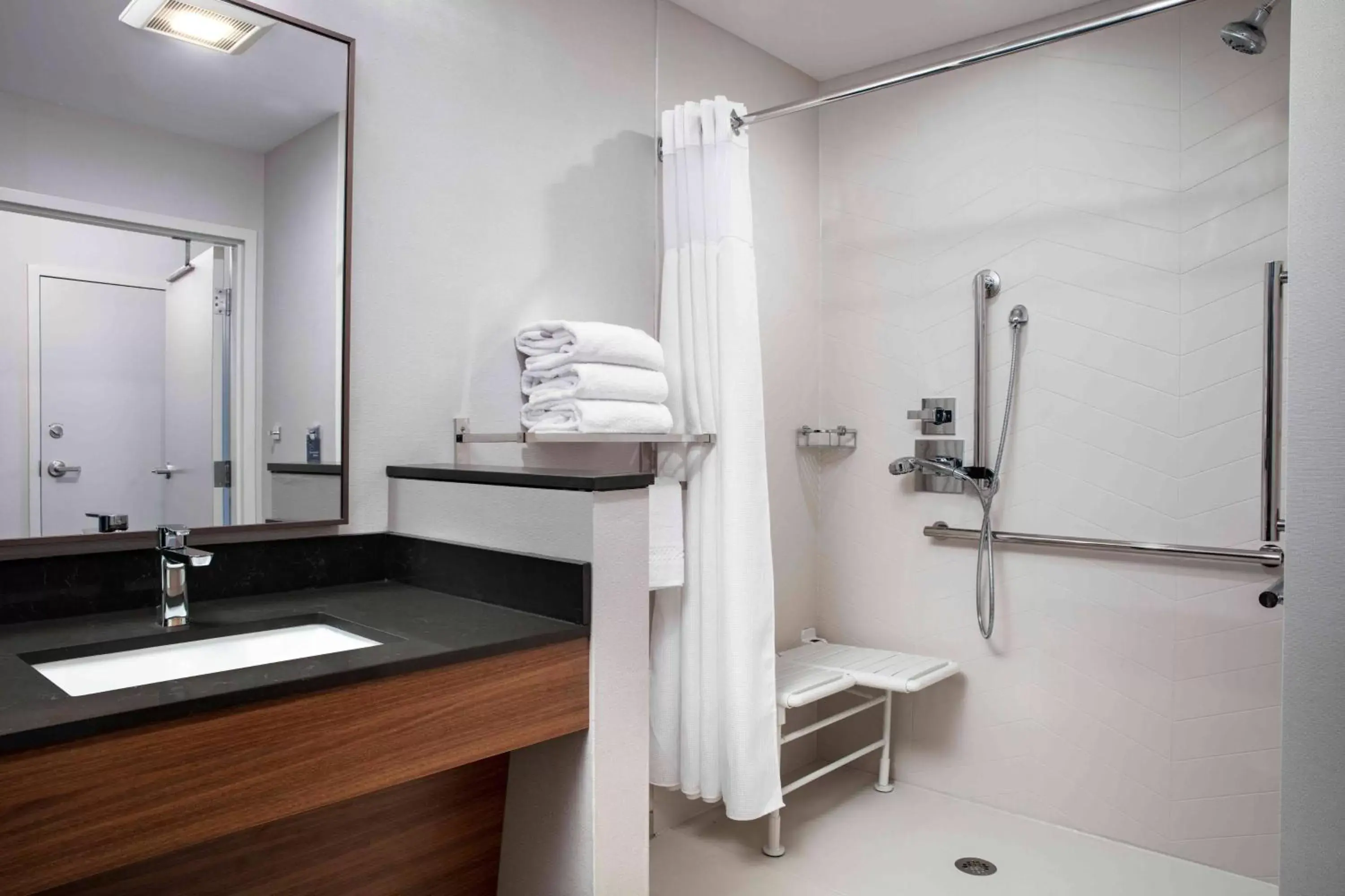 Bathroom in Fairfield by Marriott Inn & Suites Lewisburg