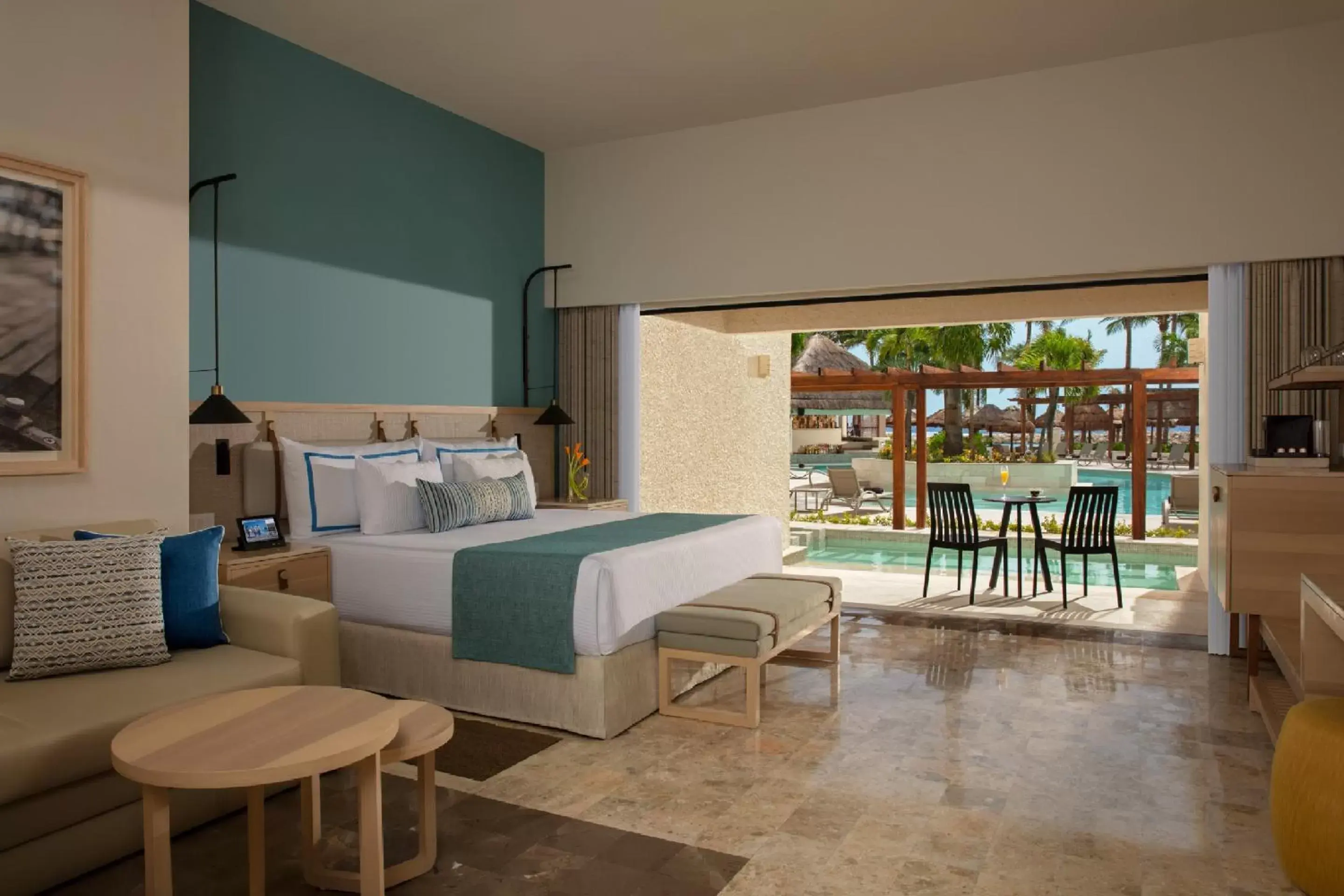 Photo of the whole room in Dreams Aventuras Riviera Maya