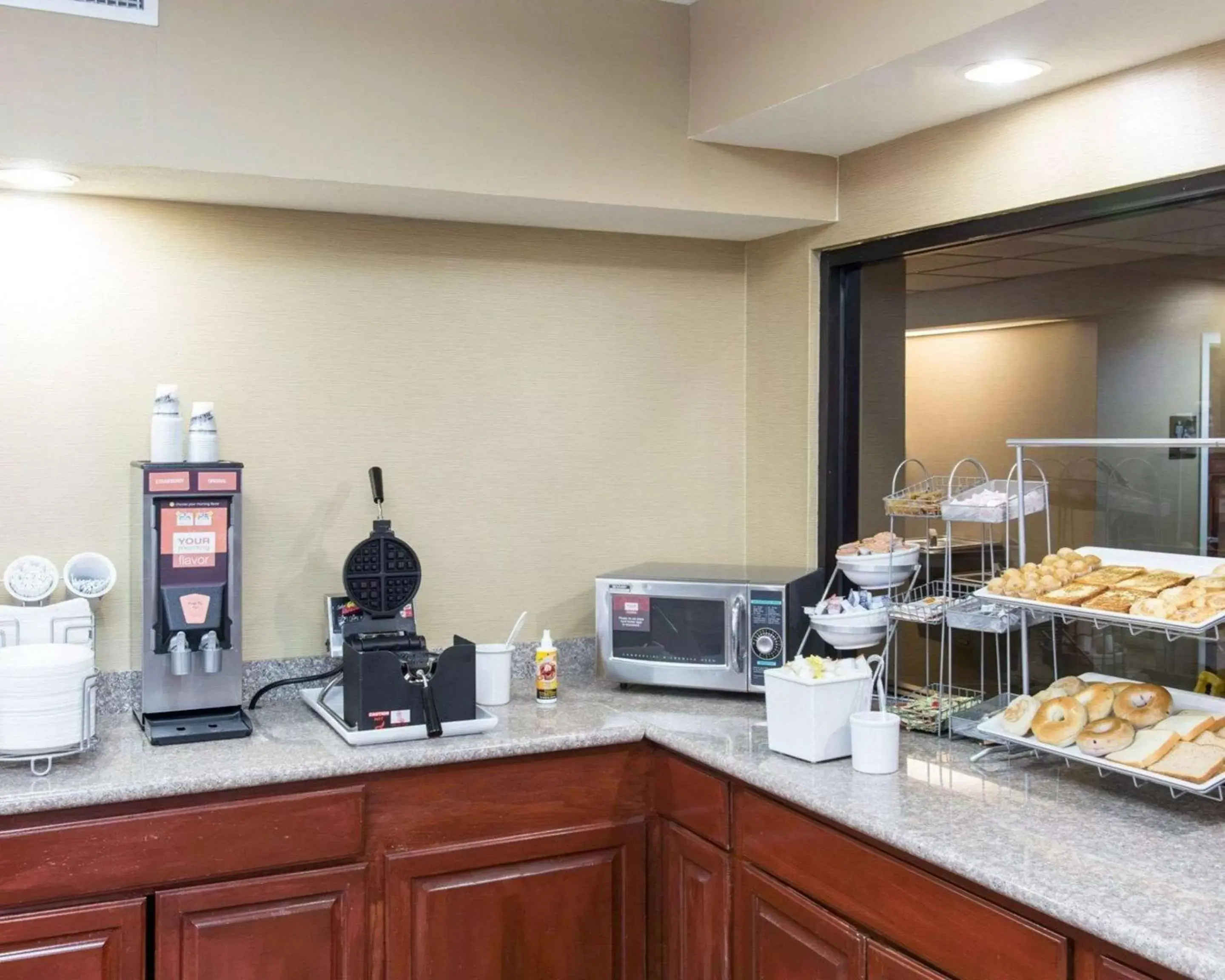 Restaurant/places to eat in Comfort Suites Idabel