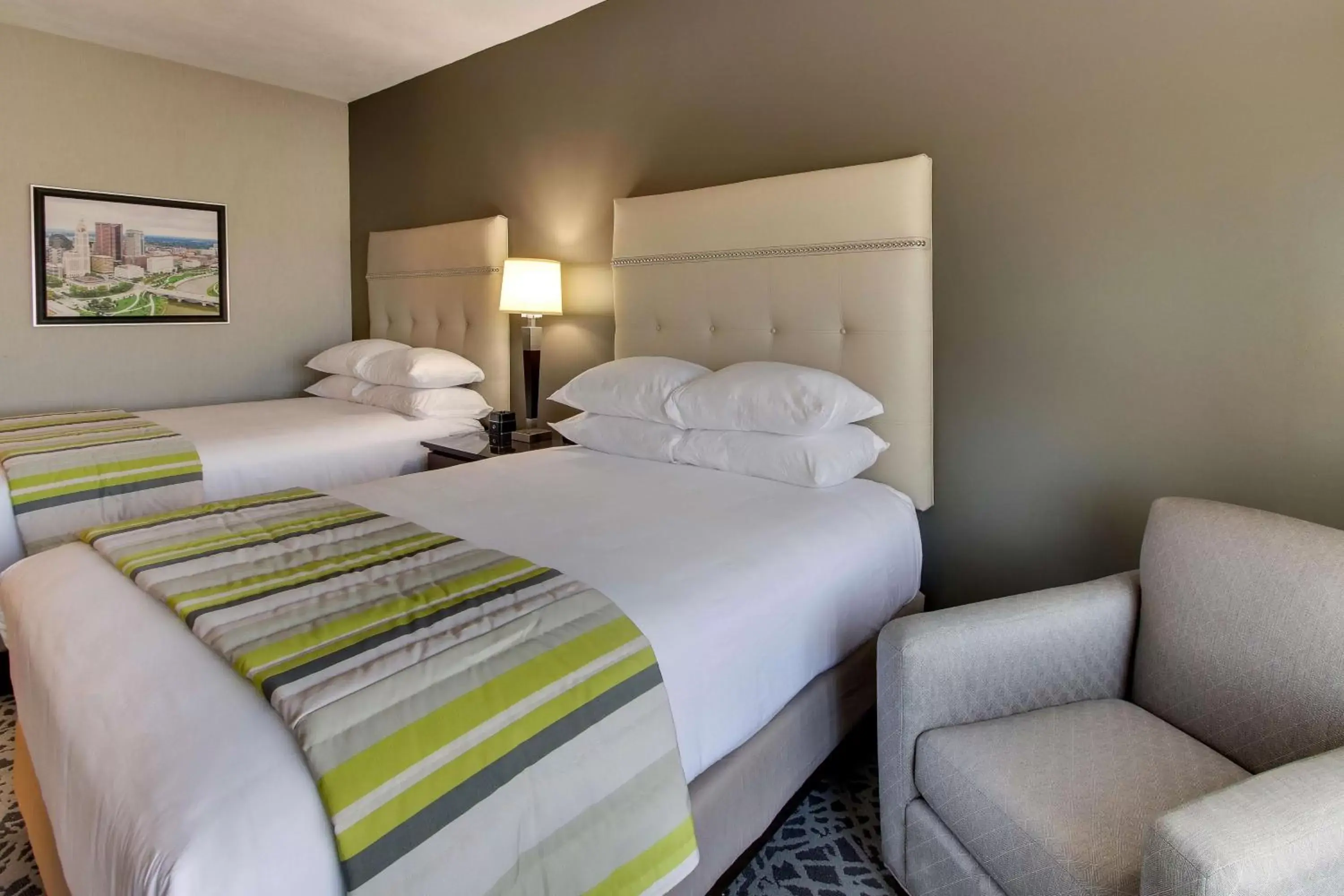Photo of the whole room, Bed in Drury Inn & Suites Columbus Polaris