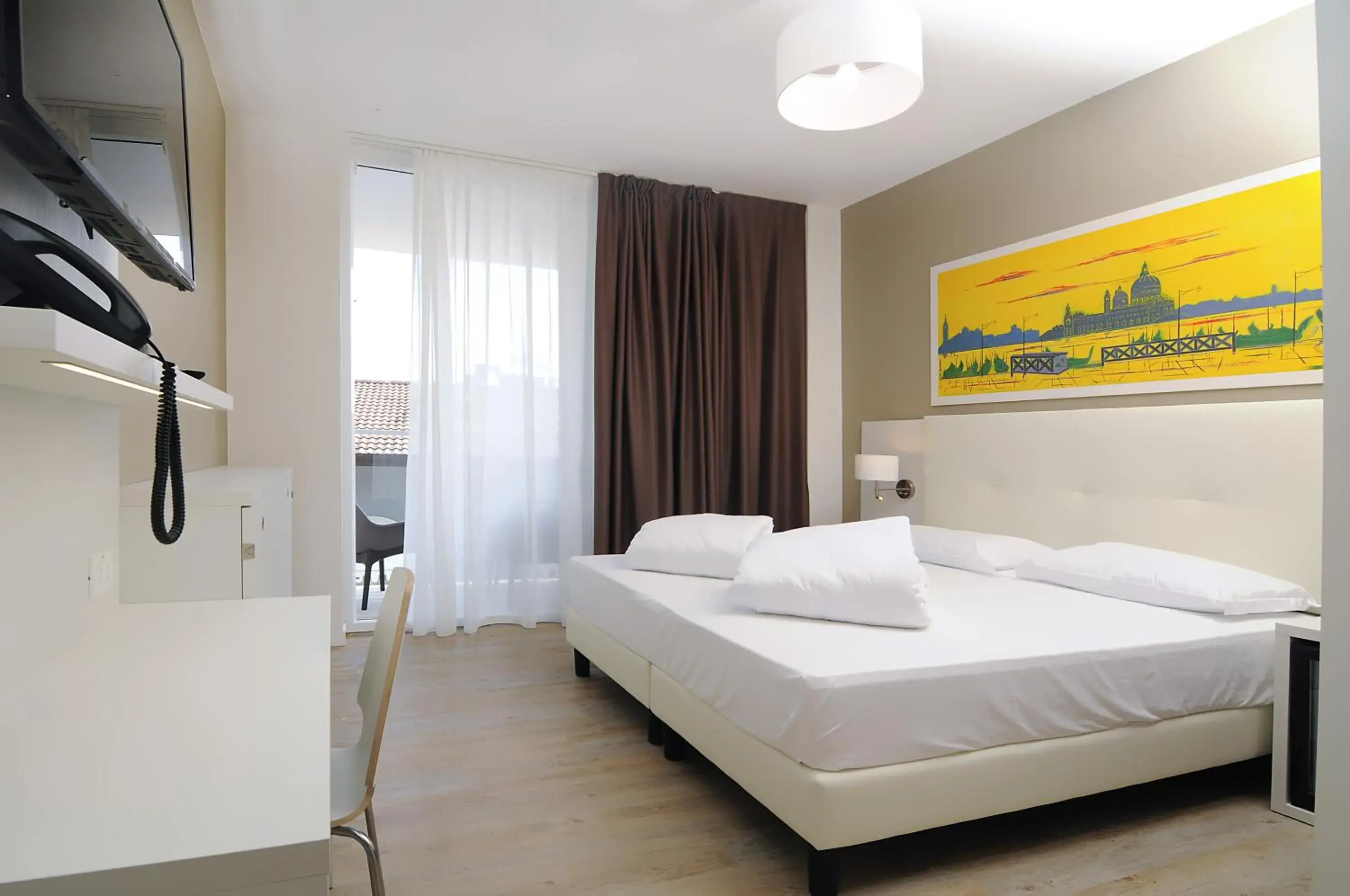 Superior Deluxe Double or Twin Room in Marina Palace Hotel 4 stelle S Superior Deluxe Double or Twin Room in Marina Palace Hotel 4 stelle S