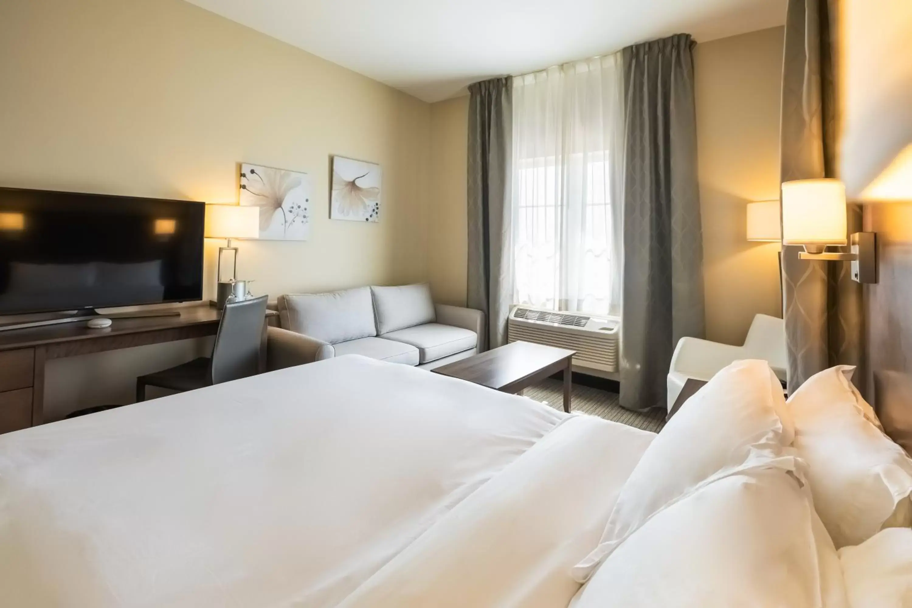 Bed in Imperia Hôtel et Suites Terrebonne