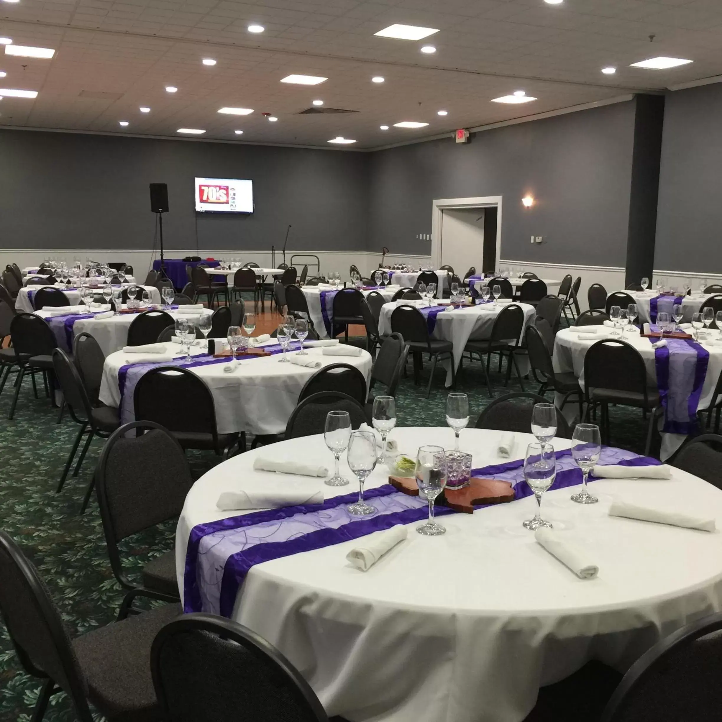 Banquet/Function facilities, Restaurant/Places to Eat in Pearl on the Concho SureStay Collection by Best Western