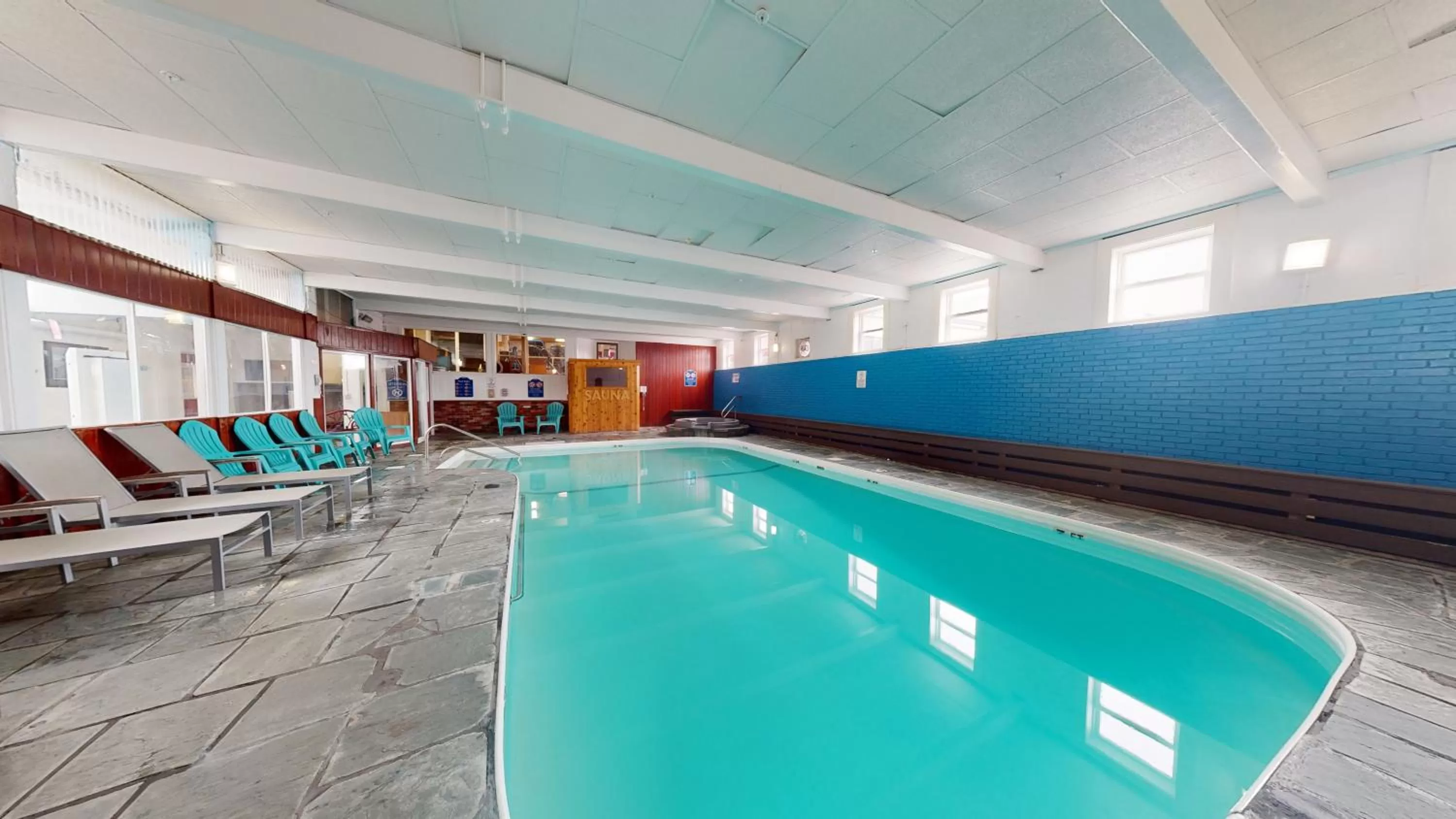 Swimming Pool in Trade Winds Inn