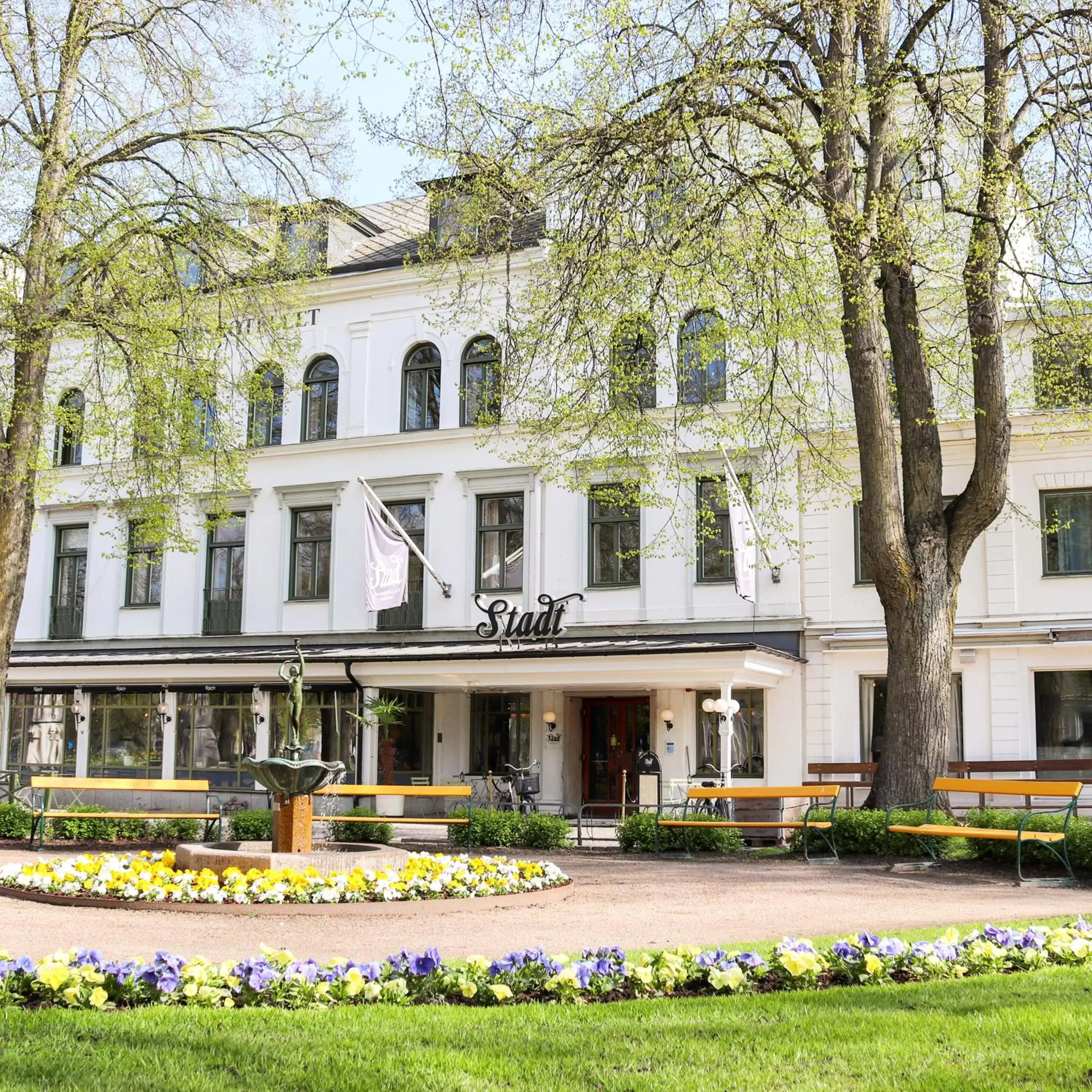 Facade/entrance in Stadshotellet Lidköping Facade/entrance in Stadshotellet Lidköping