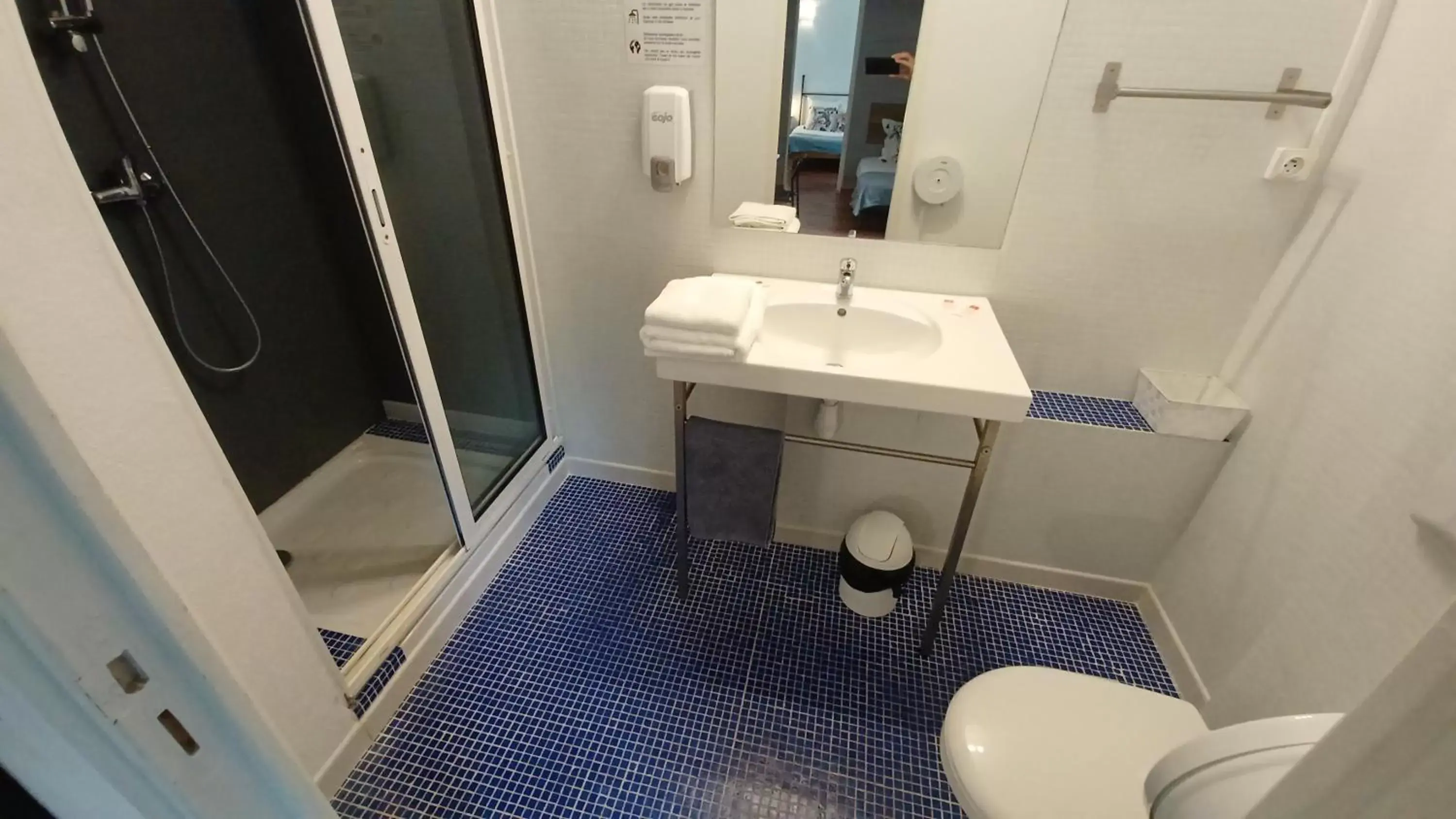 Bathroom in Hôtel Bel Valen