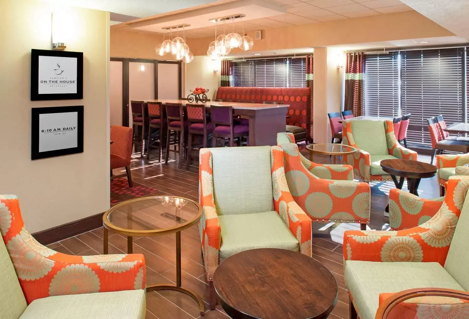 Restaurant/places to eat in SureStay Plus Hotel by Best Western Stevensville St Joseph