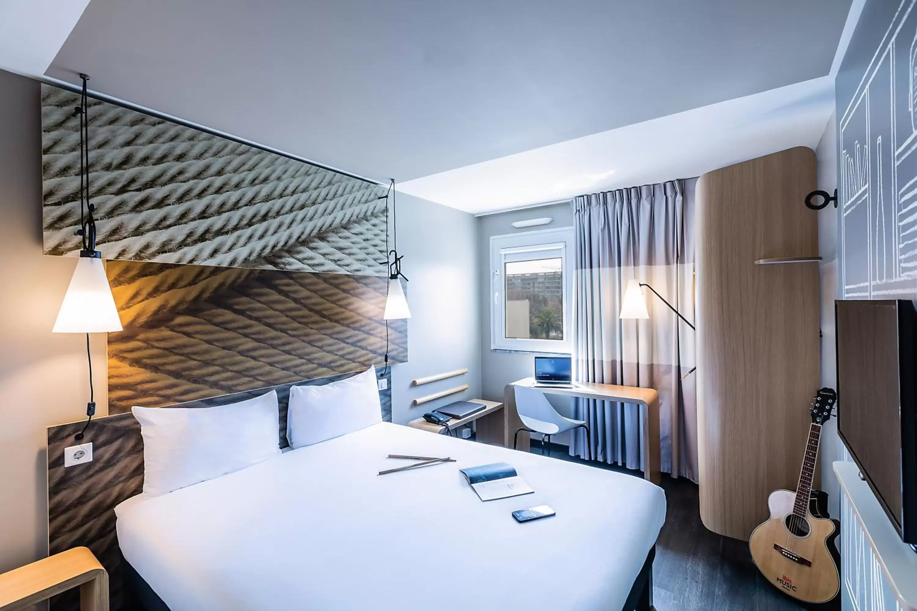 Bedroom, Bed in Hotel ibis Porto Gaia