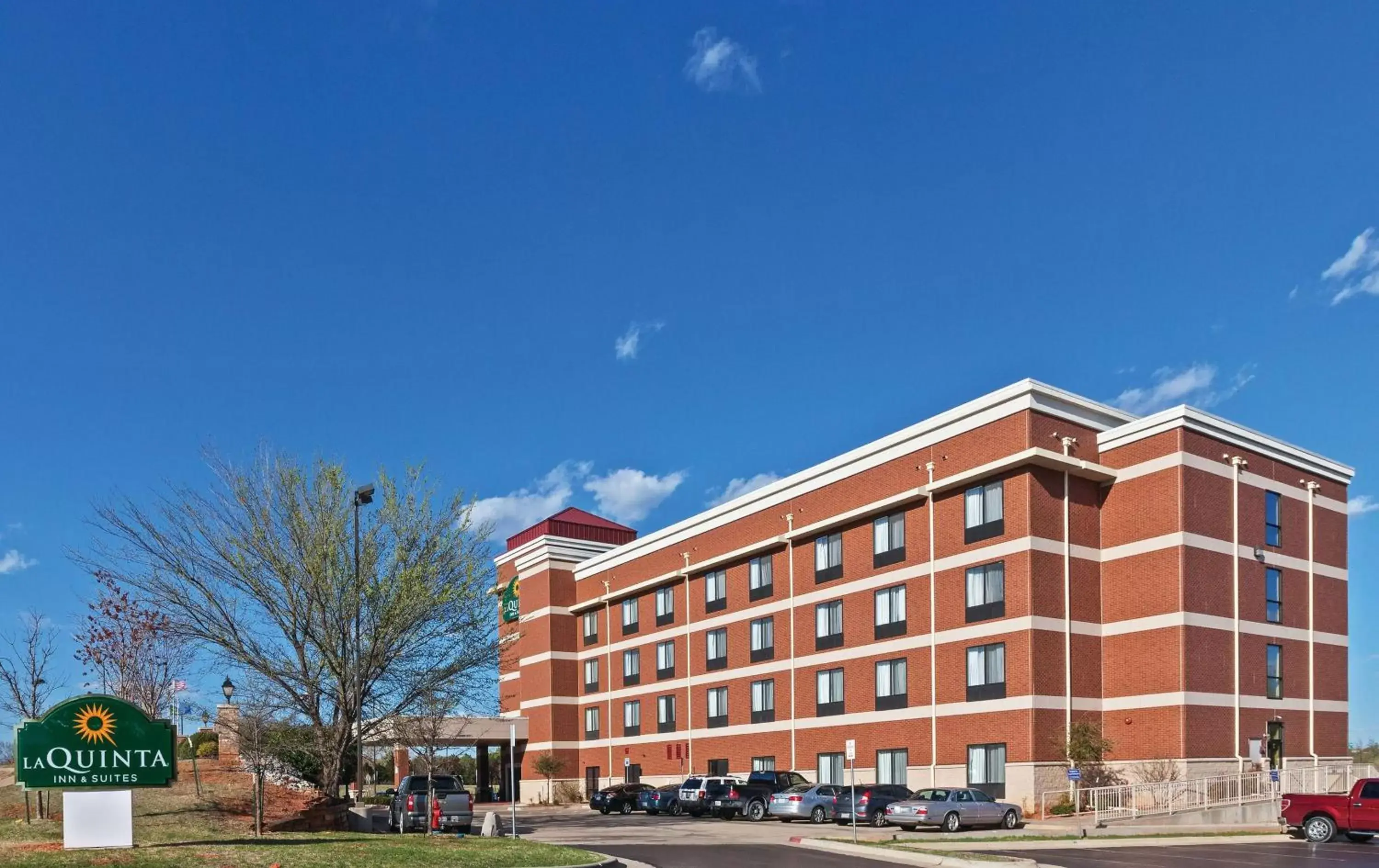 Property building in La Quinta by Wyndham Edmond Property building in La Quinta by Wyndham Edmond