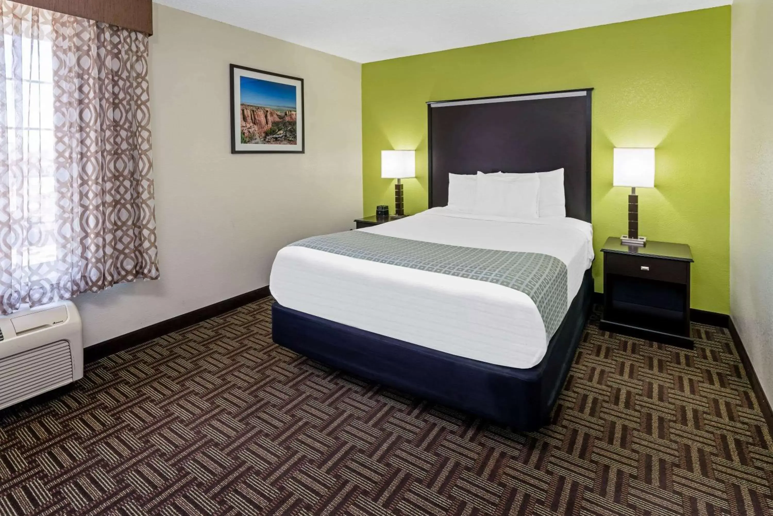 Photo of the whole room, Bed in La Quinta by Wyndham Fruita
