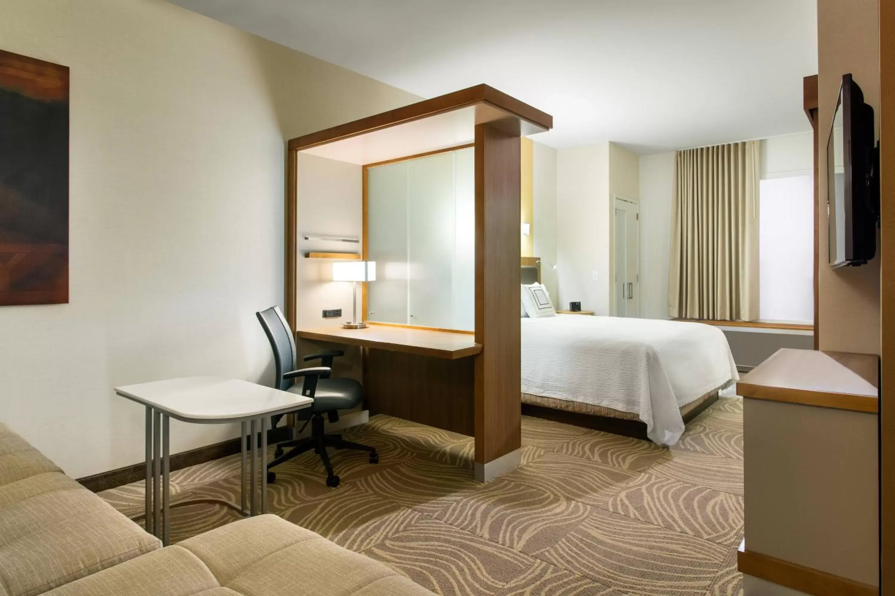 Living room, Bed in SpringHill Suites by Marriott Los Angeles Burbank/Downtown