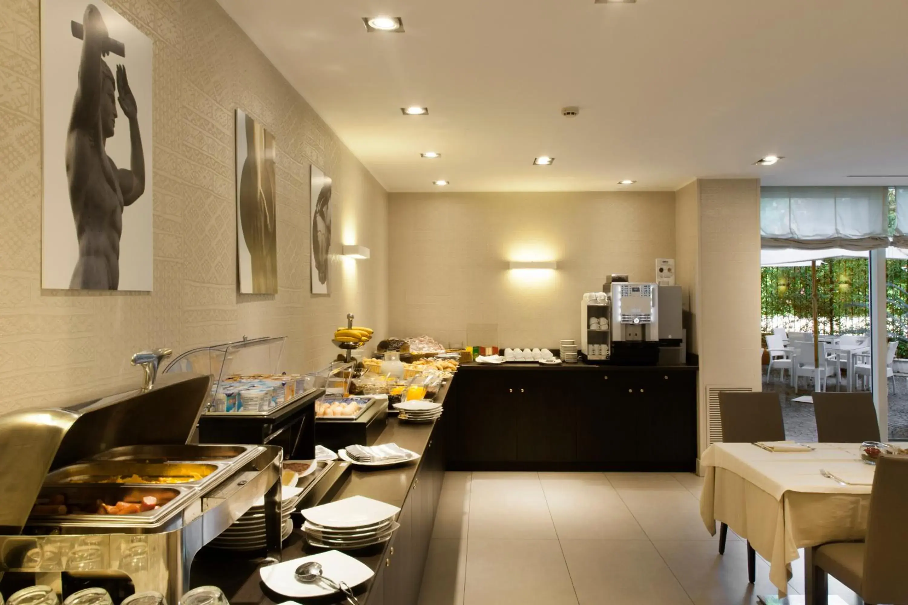 Breakfast, Restaurant/Places to Eat in Hotel Villa Maria Regina