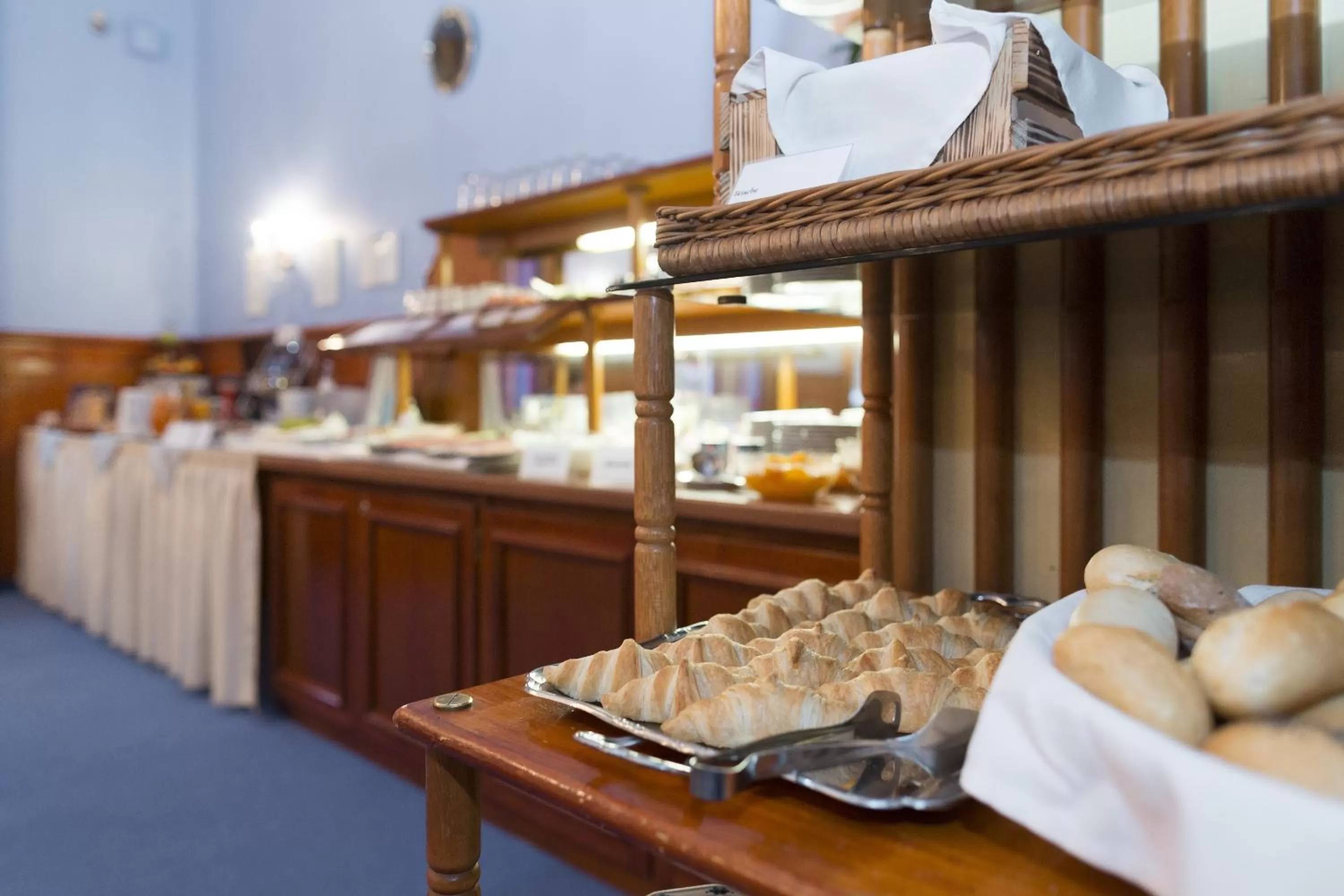 Buffet breakfast in TOP Hotel Amberger