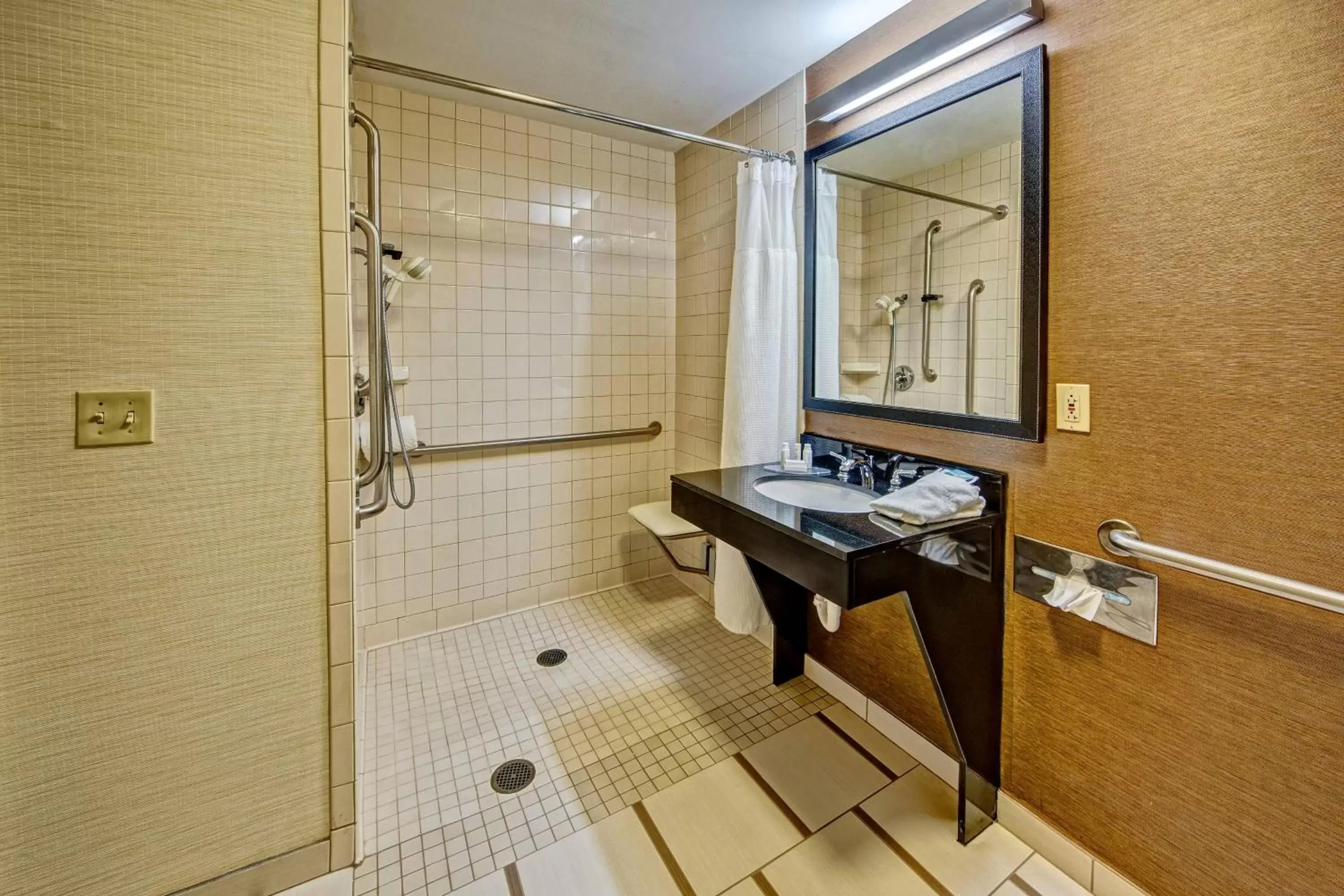 Bathroom in Fairfield by Marriott Russellville