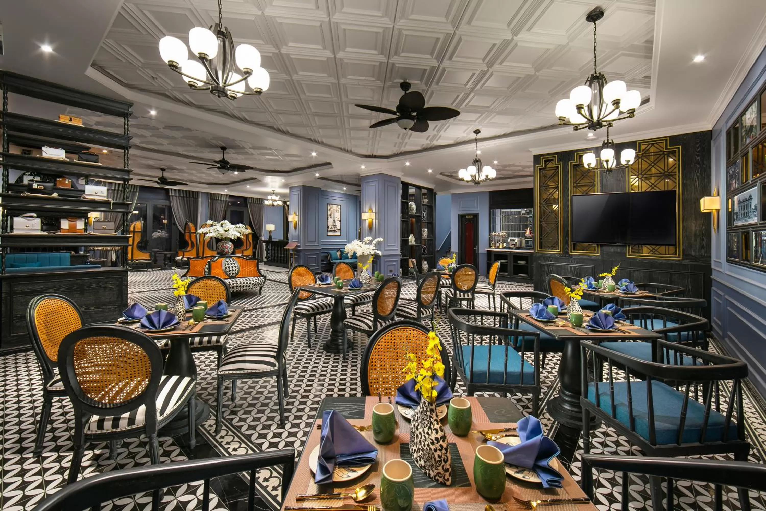 Restaurant/places to eat in The Secret HaLong