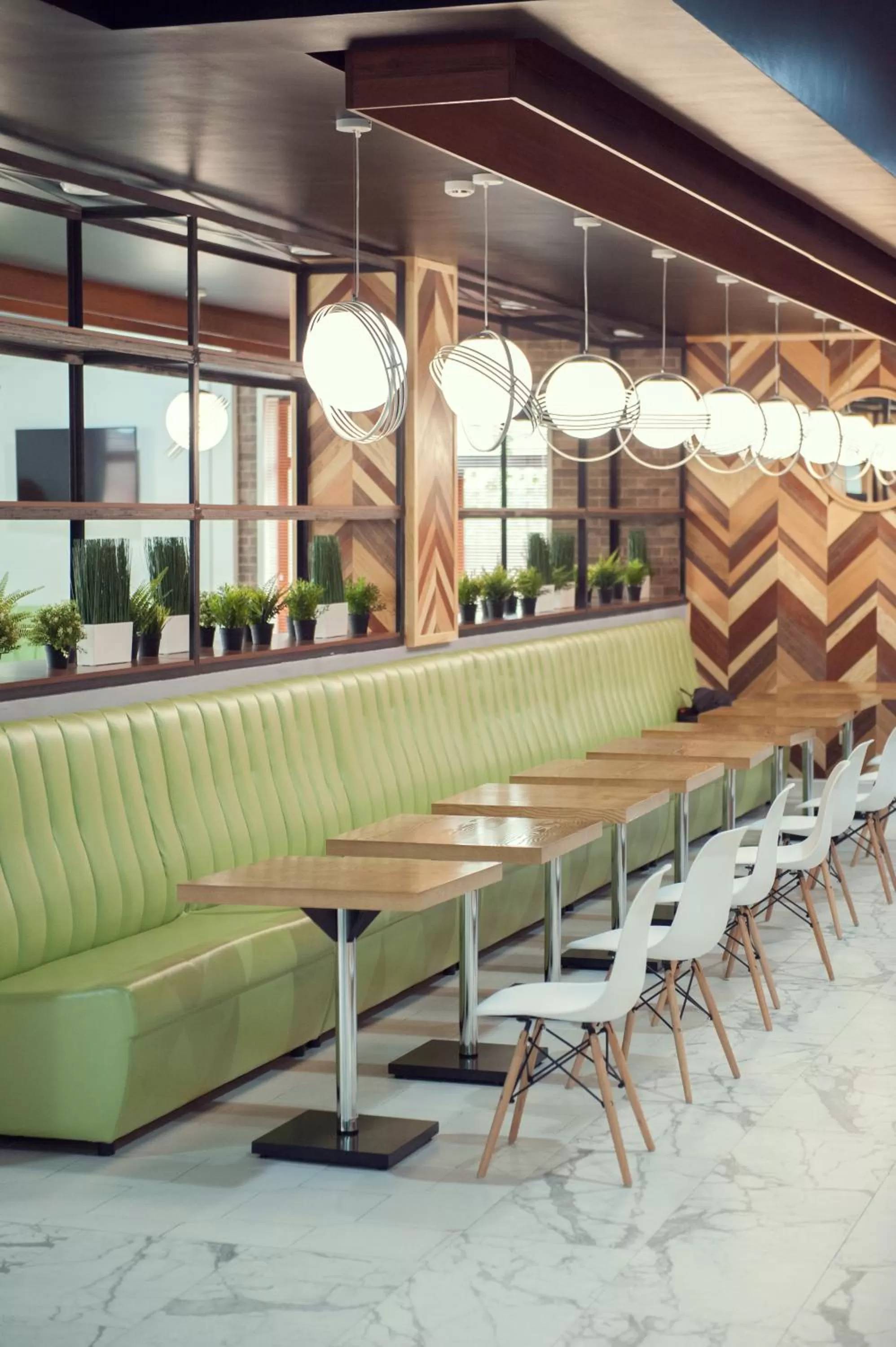 Restaurant/places to eat in Come INN