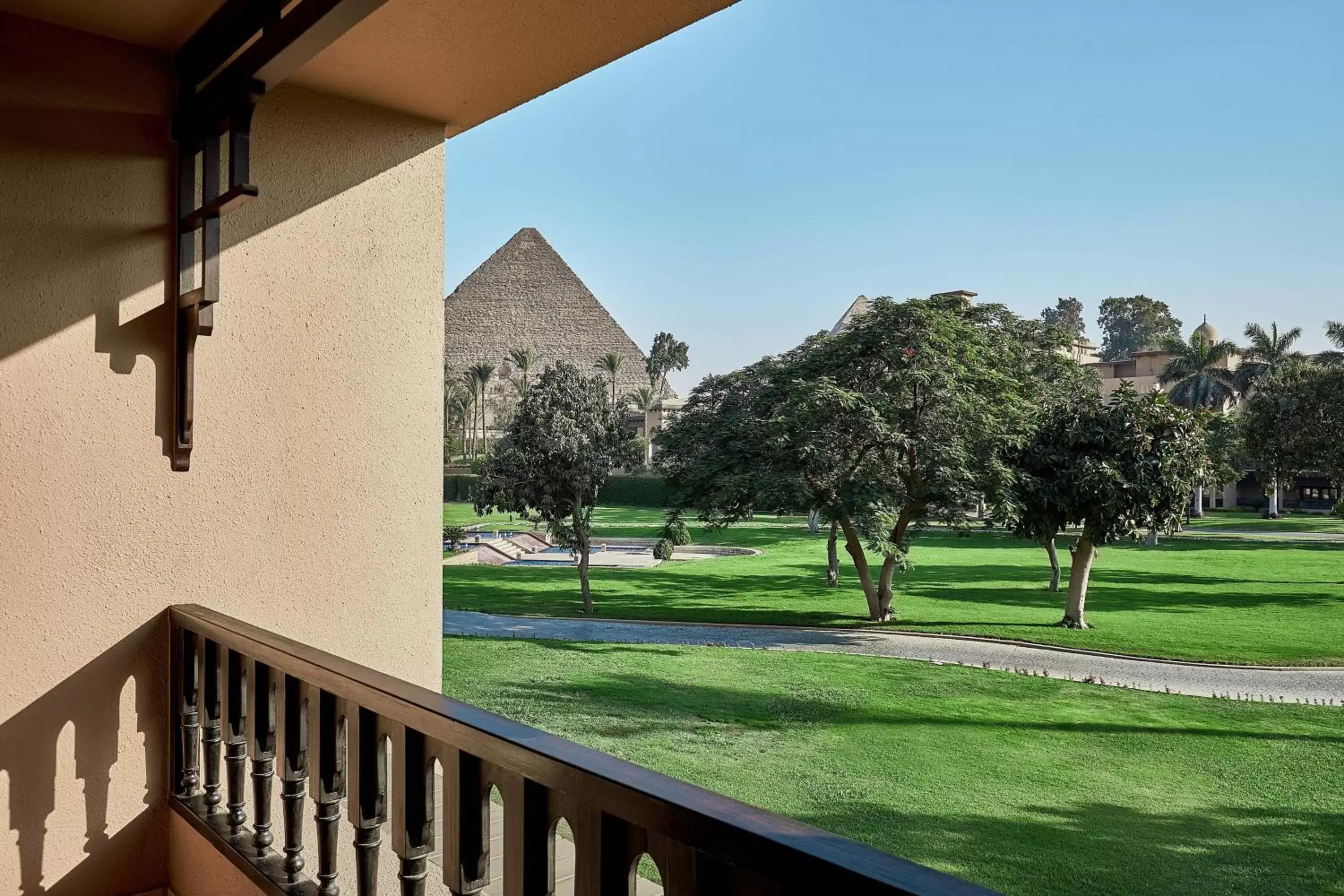 Photo of the whole room in Marriott Mena House, Cairo