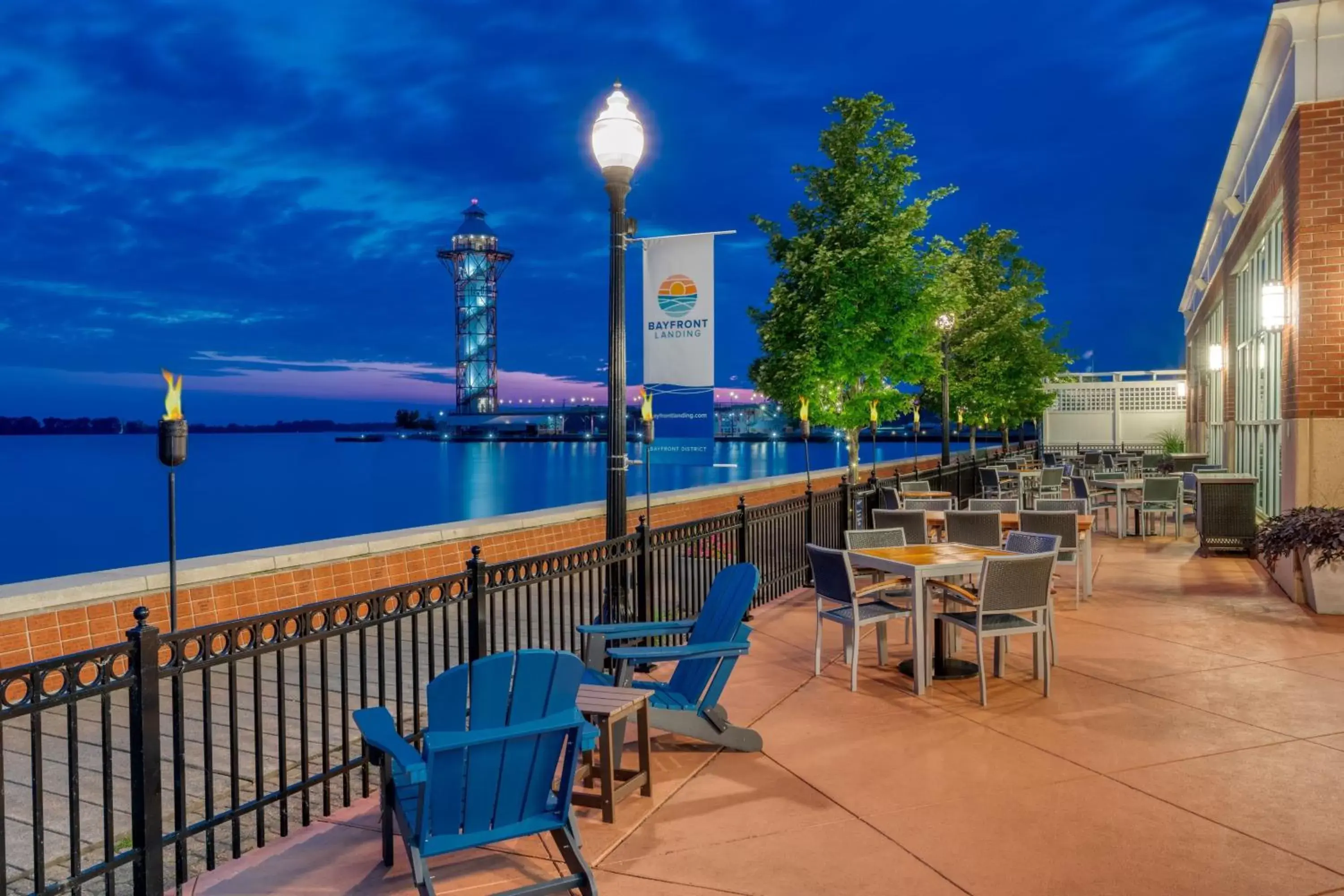 Restaurant/places to eat in Sheraton Erie Bayfront Hotel