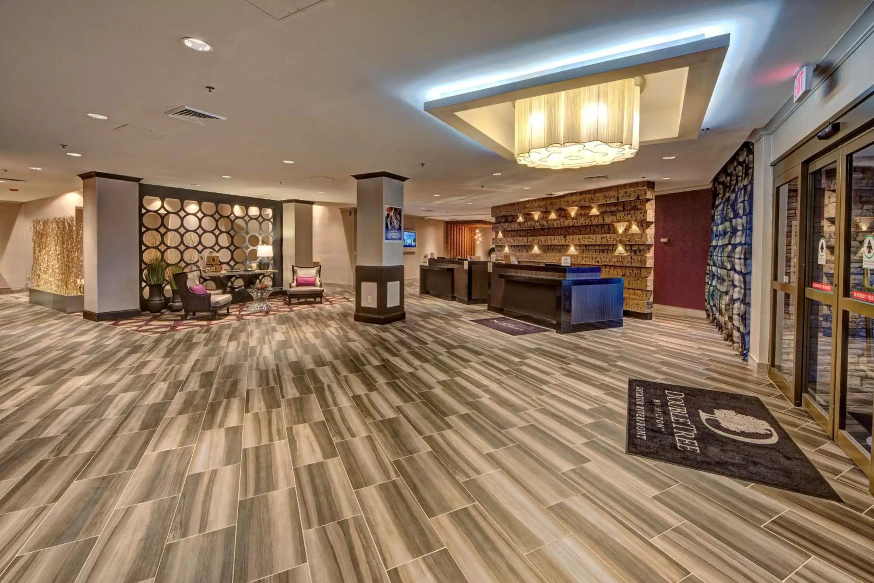 Lobby or reception, Lobby/Reception in DoubleTree by Hilton Decatur Riverfront